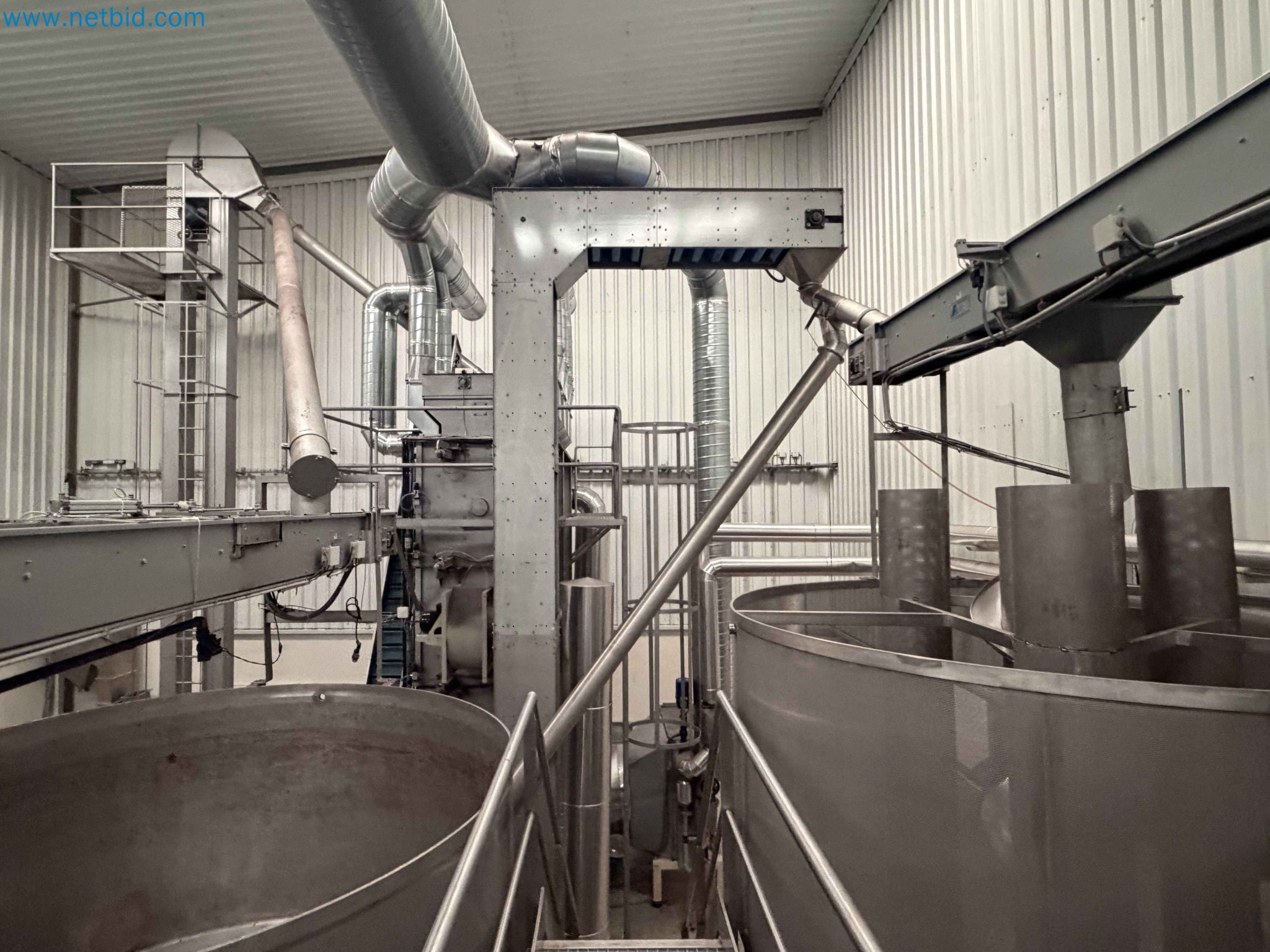 Nussverarbeitungsanlage zum Schälen, Trocknen und Verpacken-43