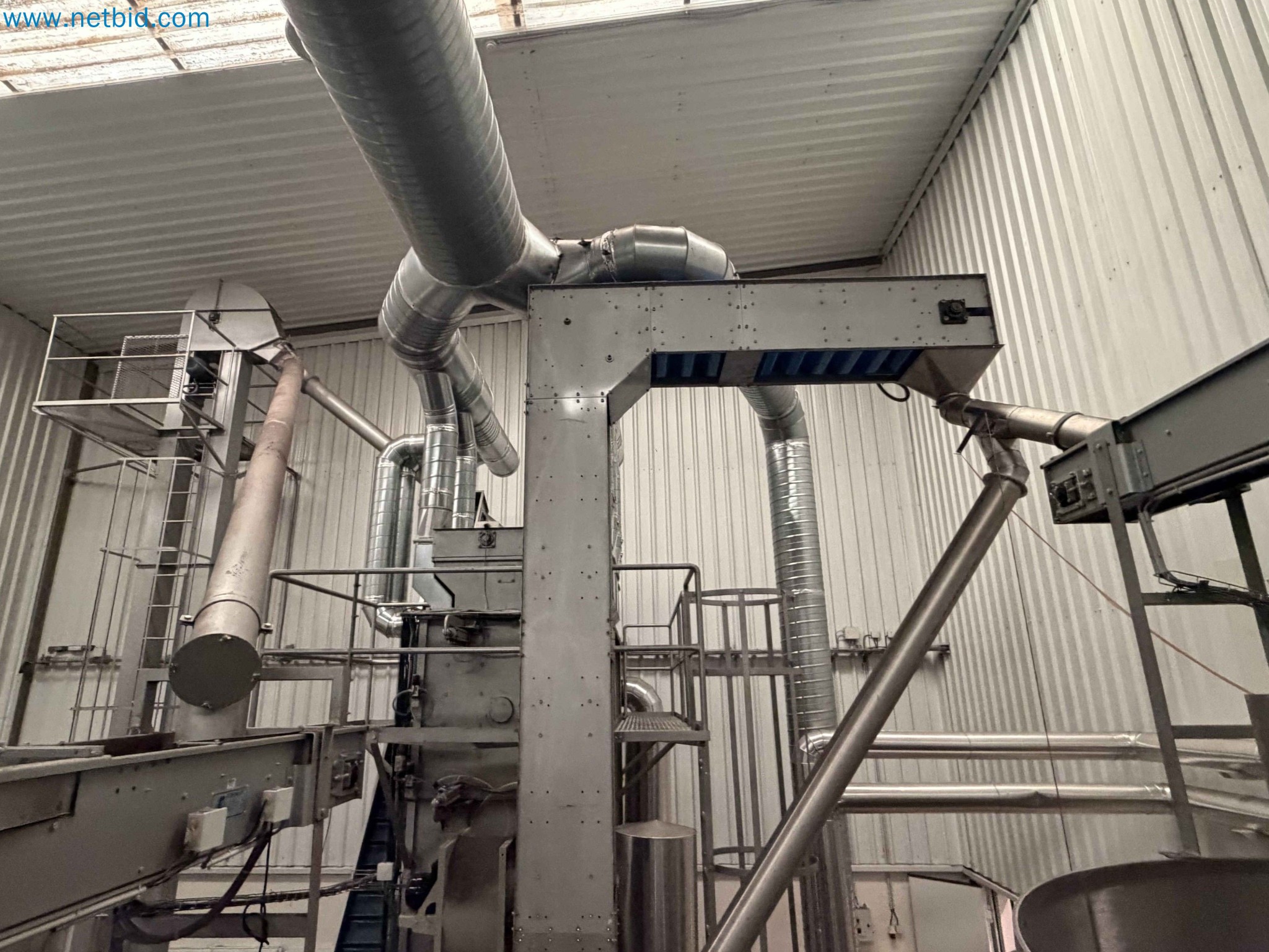 Nussverarbeitungsanlage zum Schälen, Trocknen und Verpacken-44