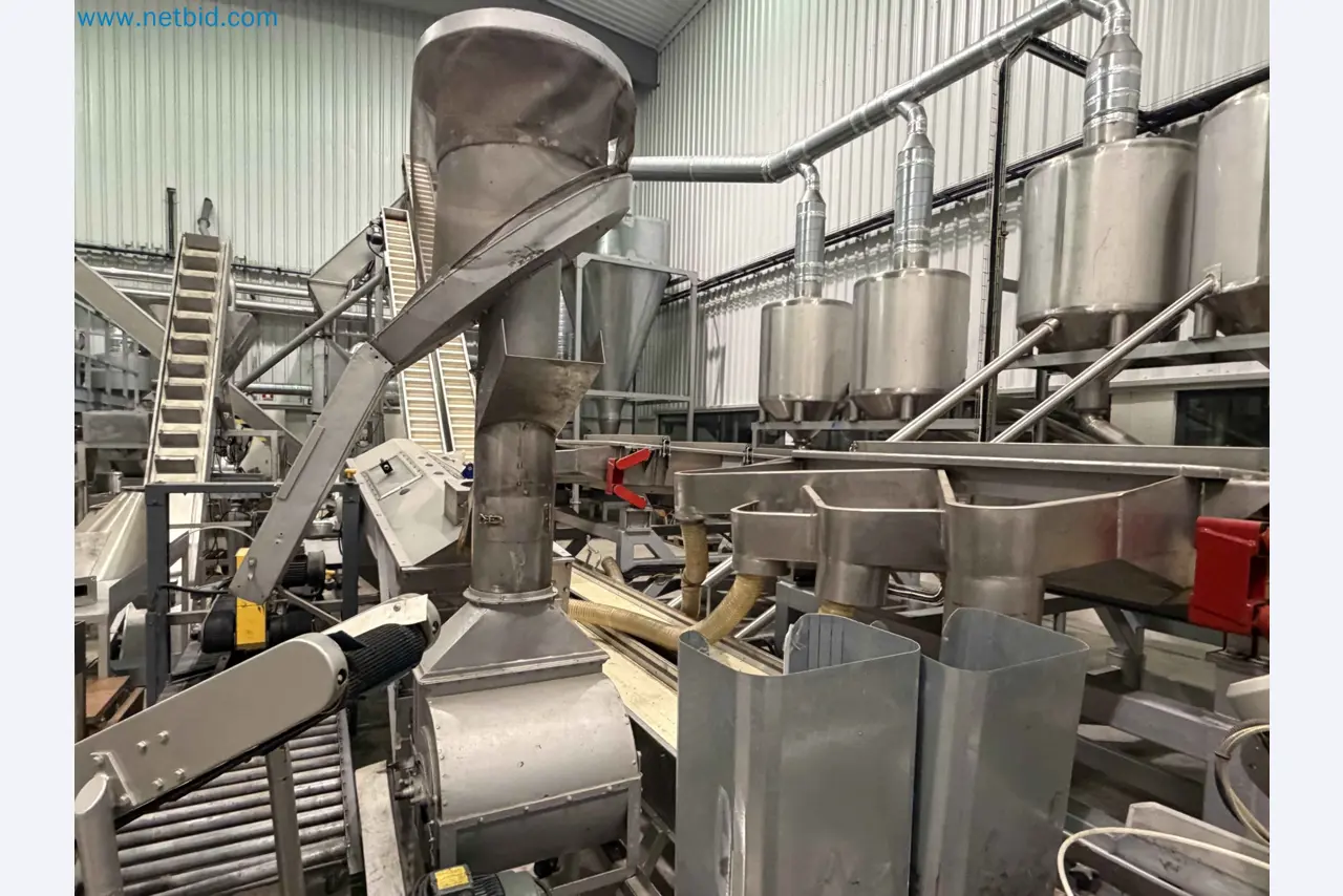 Nussverarbeitungsanlage zum Schälen, Trocknen und Verpacken-66