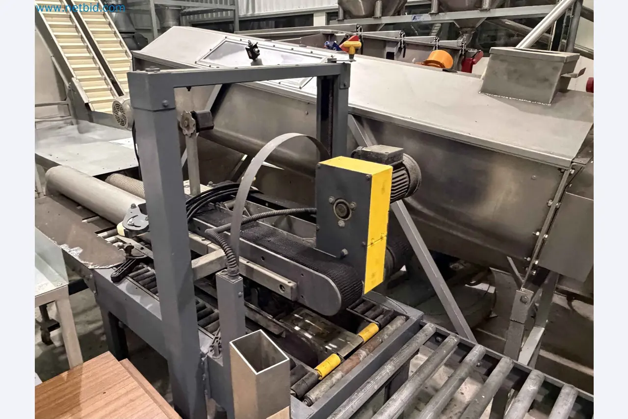 Nussverarbeitungsanlage zum Schälen, Trocknen und Verpacken-69