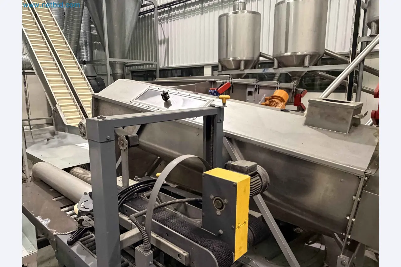 Nussverarbeitungsanlage zum Schälen, Trocknen und Verpacken-70