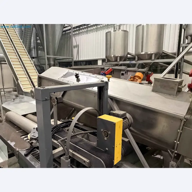 Nussverarbeitungsanlage zum Schälen, Trocknen und Verpacken-70