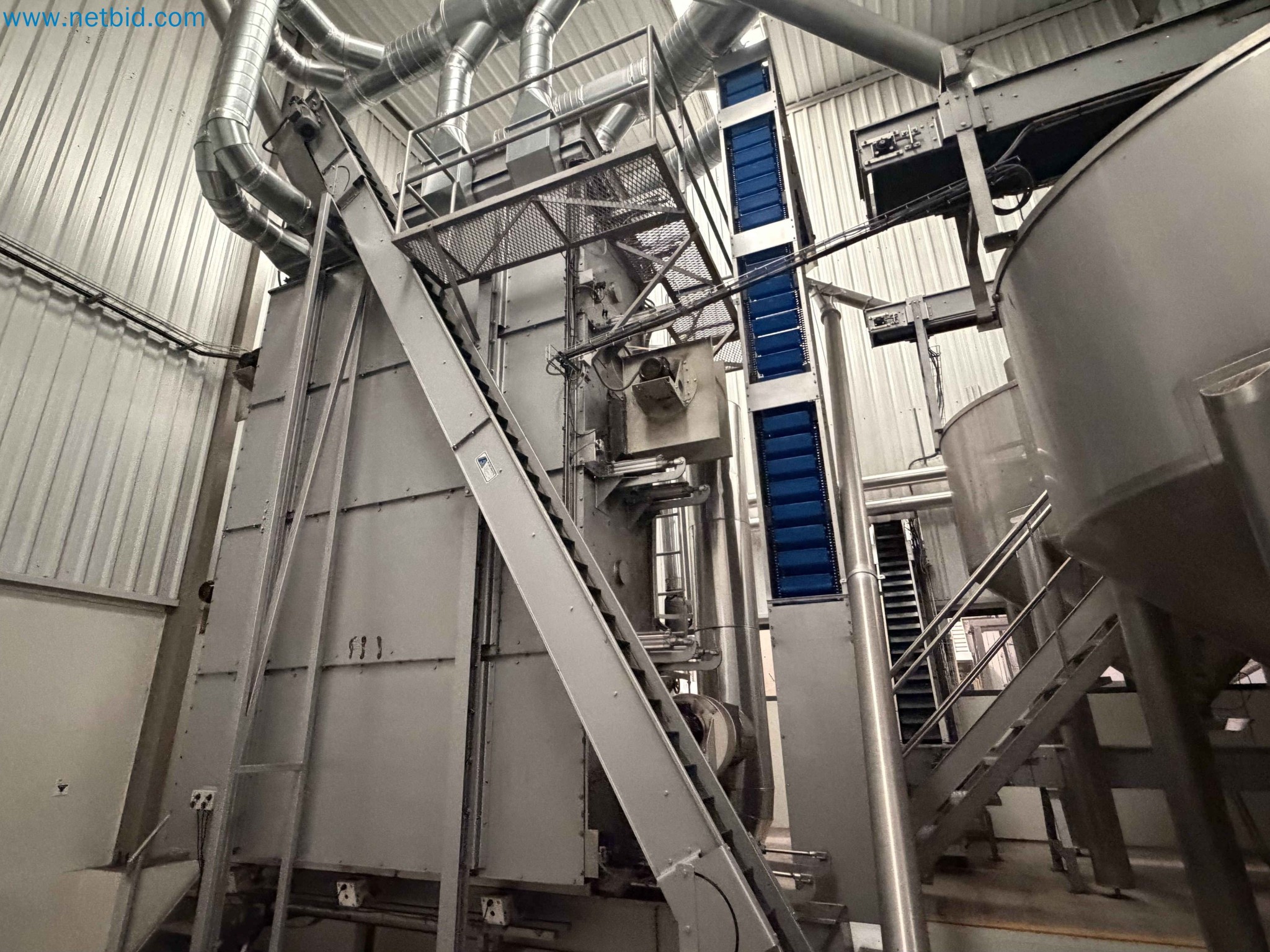 Nussverarbeitungsanlage zum Schälen, Trocknen und Verpacken-8