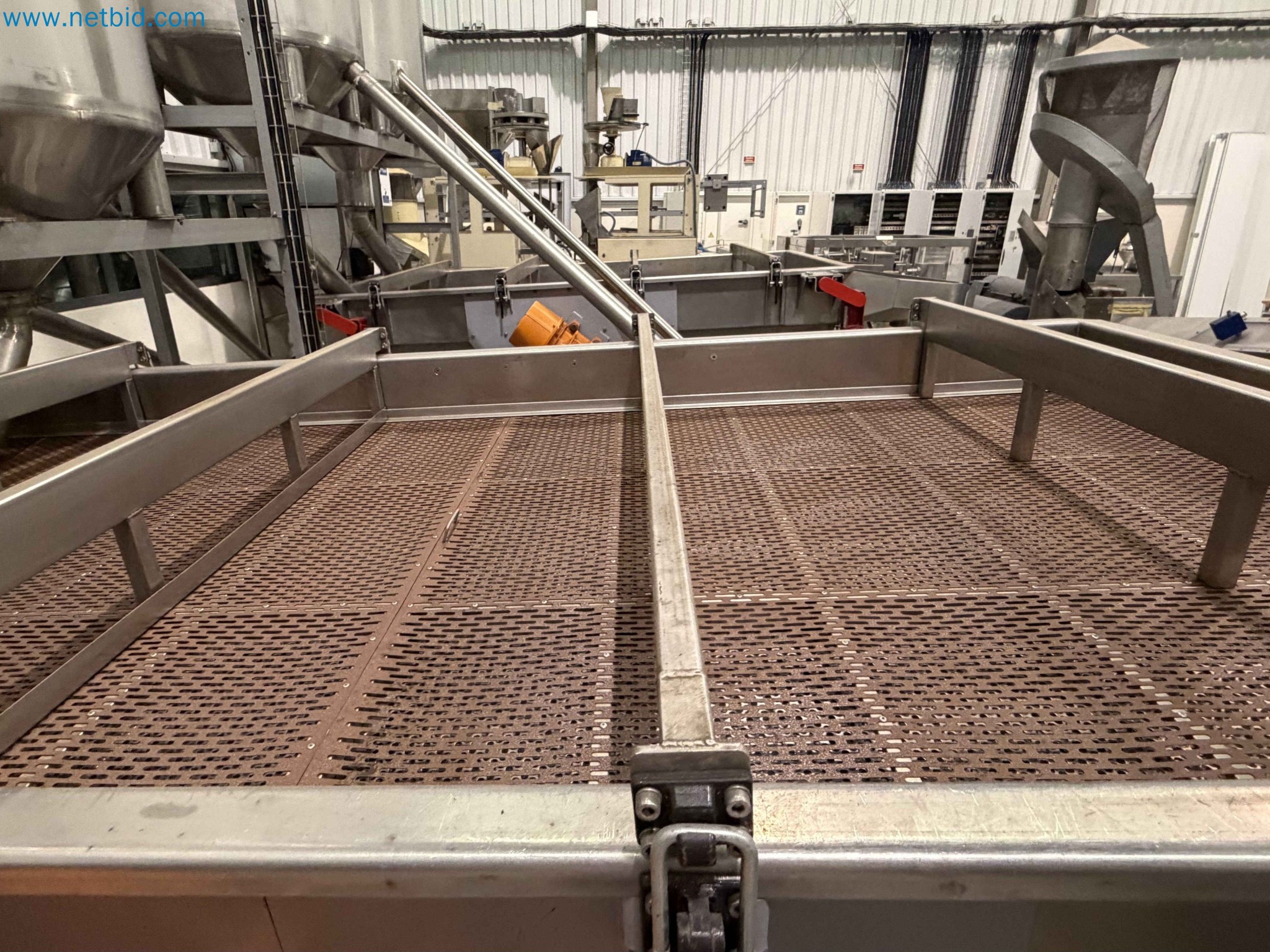 Nussverarbeitungsanlage zum Schälen, Trocknen und Verpacken-93