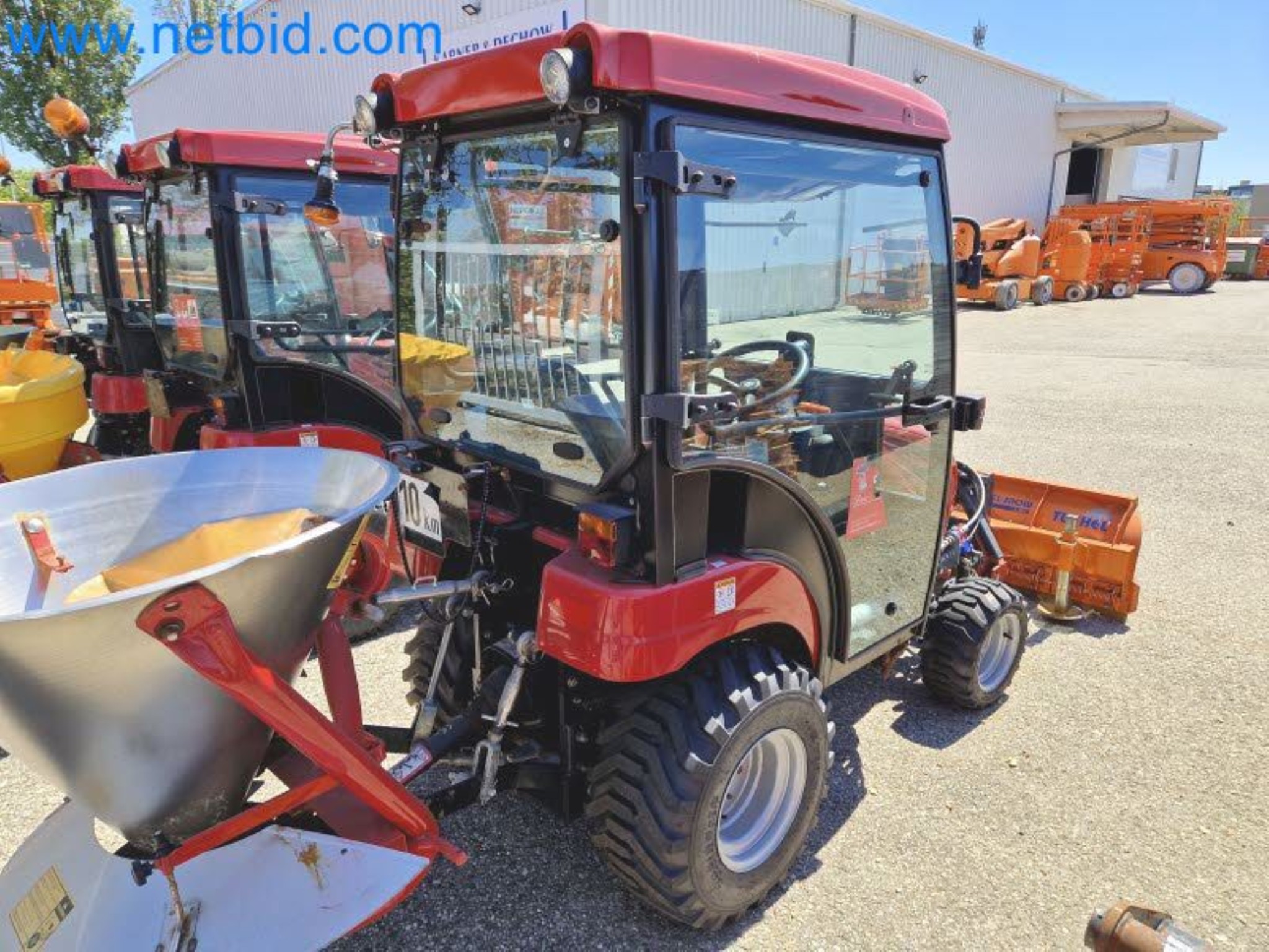 TYM All-Wheel-Drive Compact Tractors for Winter Use and HONDA Single-Axle Snow Plows-13