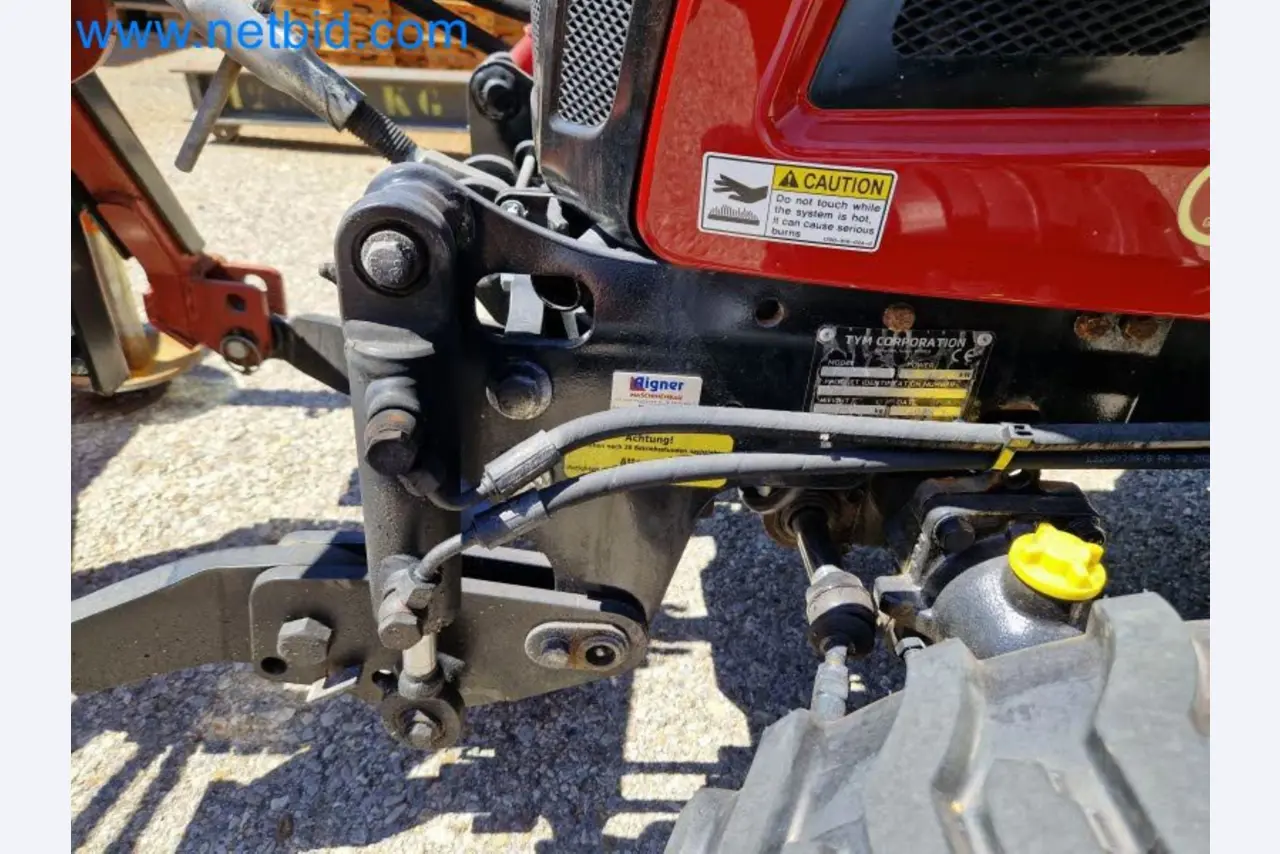 TYM All-Wheel-Drive Compact Tractors for Winter Use and HONDA Single-Axle Snow Plows-16