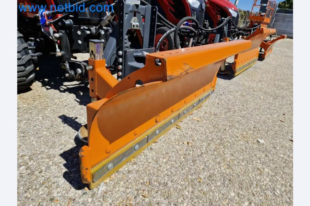 TYM All-Wheel-Drive Compact Tractors for Winter Use and HONDA Single-Axle Snow Plows-20