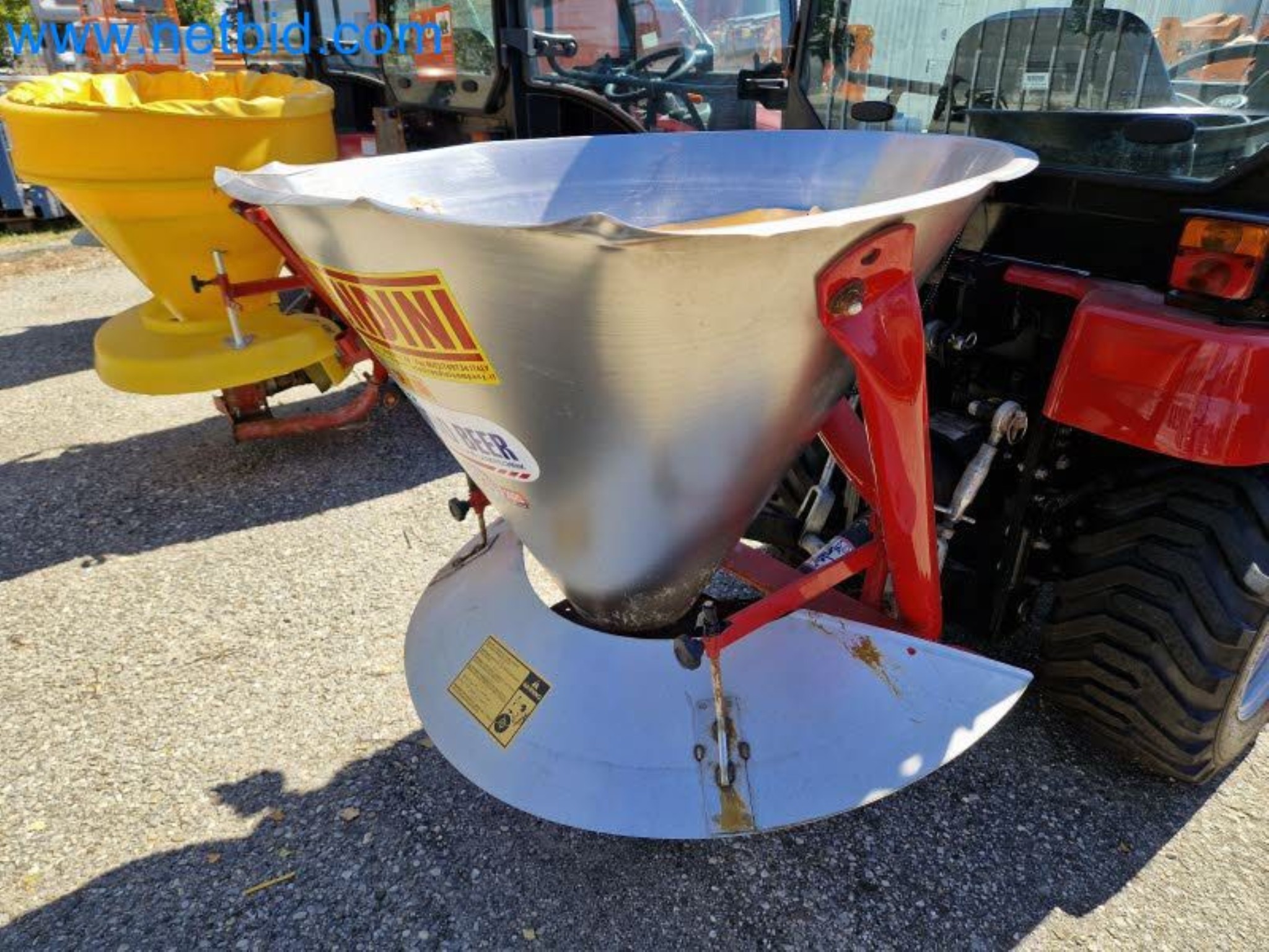 TYM All-Wheel-Drive Compact Tractors for Winter Use and HONDA Single-Axle Snow Plows-25
