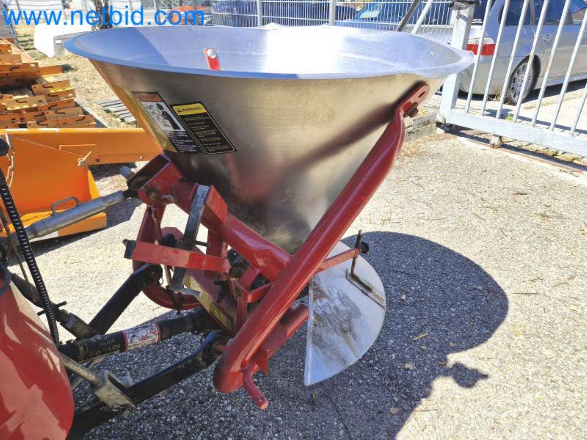 TYM All-Wheel-Drive Compact Tractors for Winter Use and HONDA Single-Axle Snow Plows-26