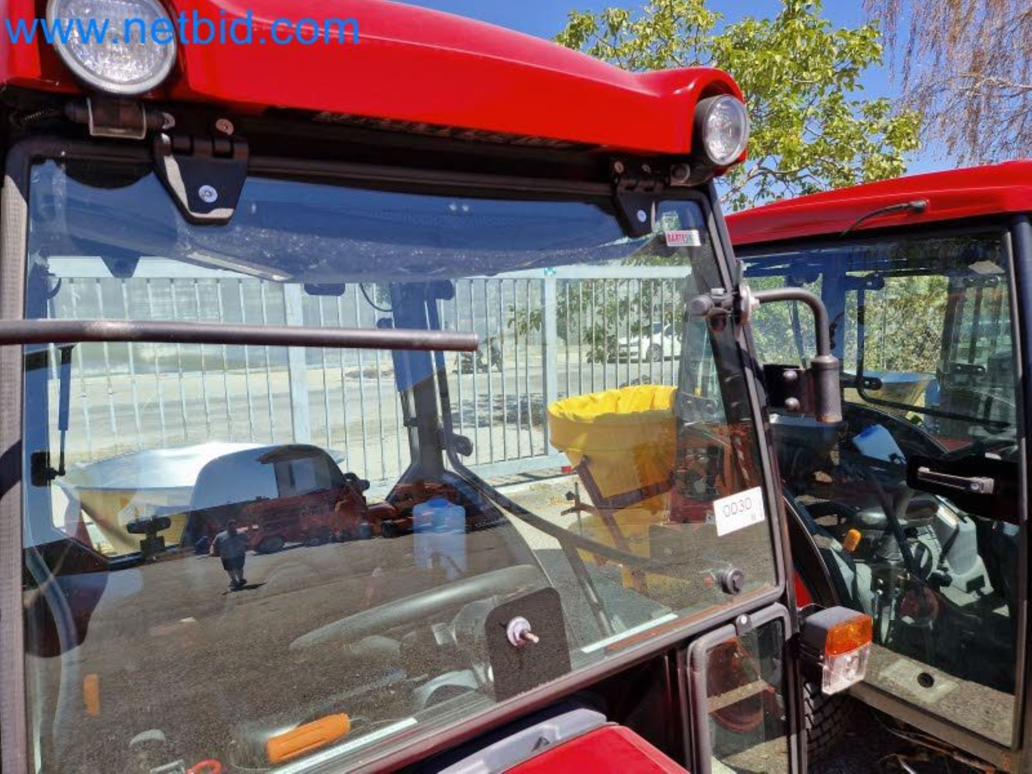 TYM All-Wheel-Drive Compact Tractors for Winter Use and HONDA Single-Axle Snow Plows-29