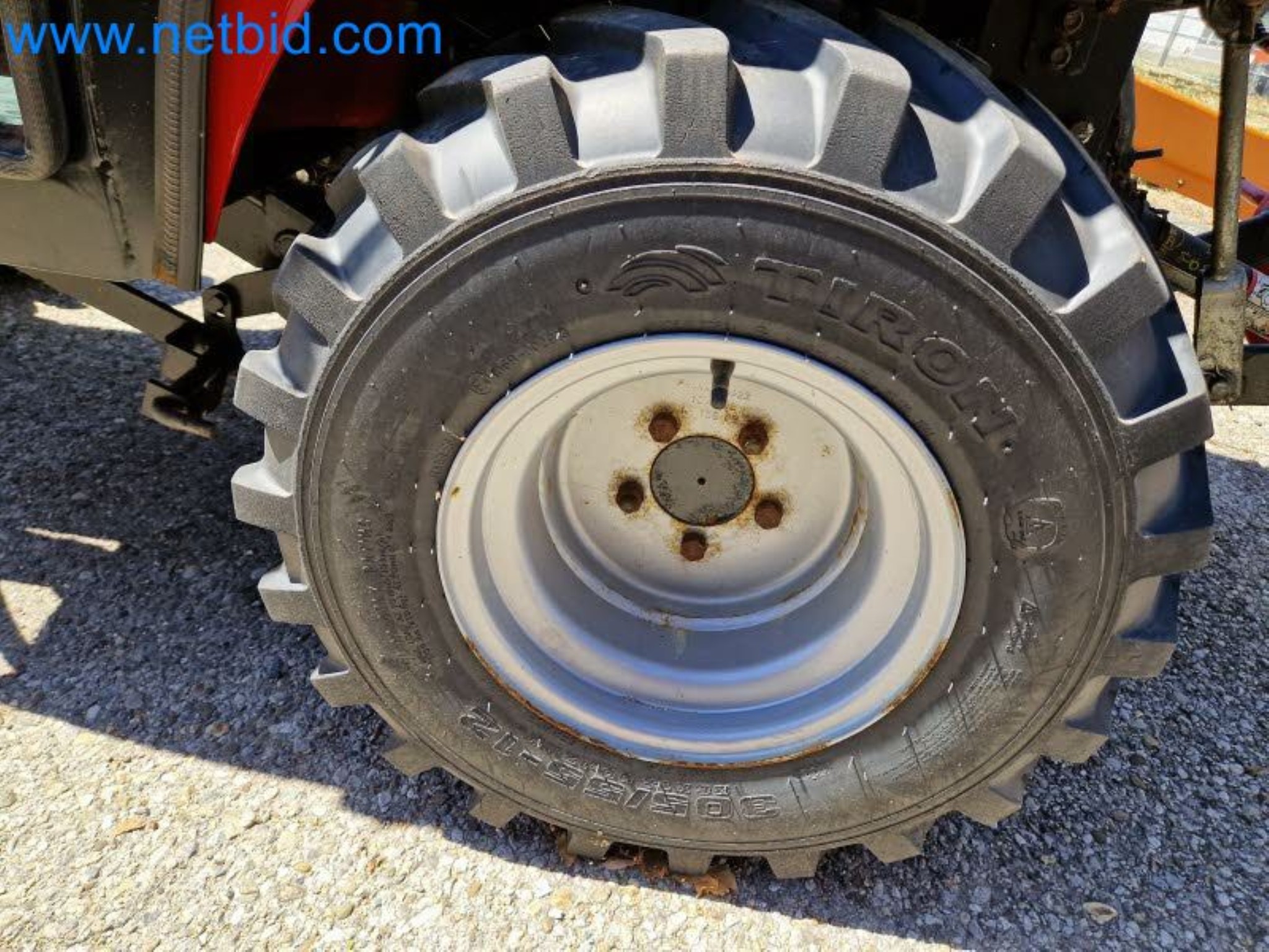 TYM All-Wheel-Drive Compact Tractors for Winter Use and HONDA Single-Axle Snow Plows-3