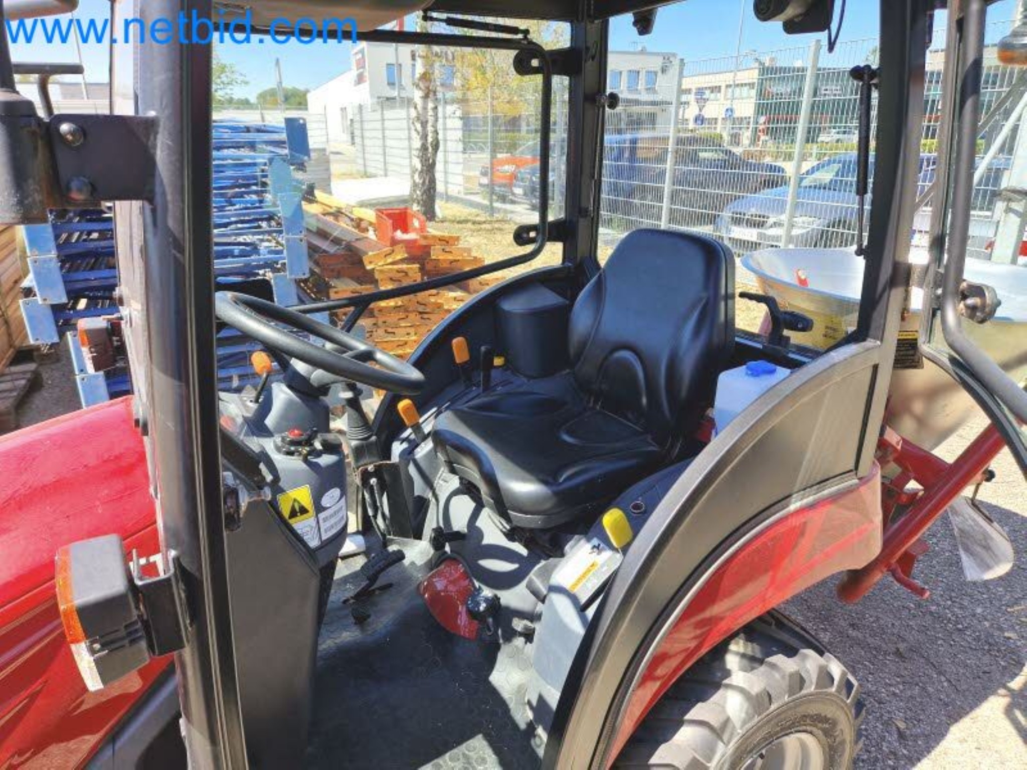 TYM All-Wheel-Drive Compact Tractors for Winter Use and HONDA Single-Axle Snow Plows-8
