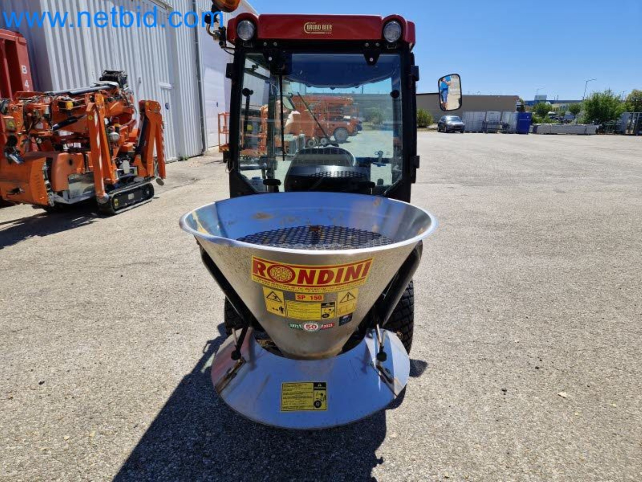 TYM All-Wheel-Drive Compact Tractors for Winter Use and HONDA Single-Axle Snow Plows-13