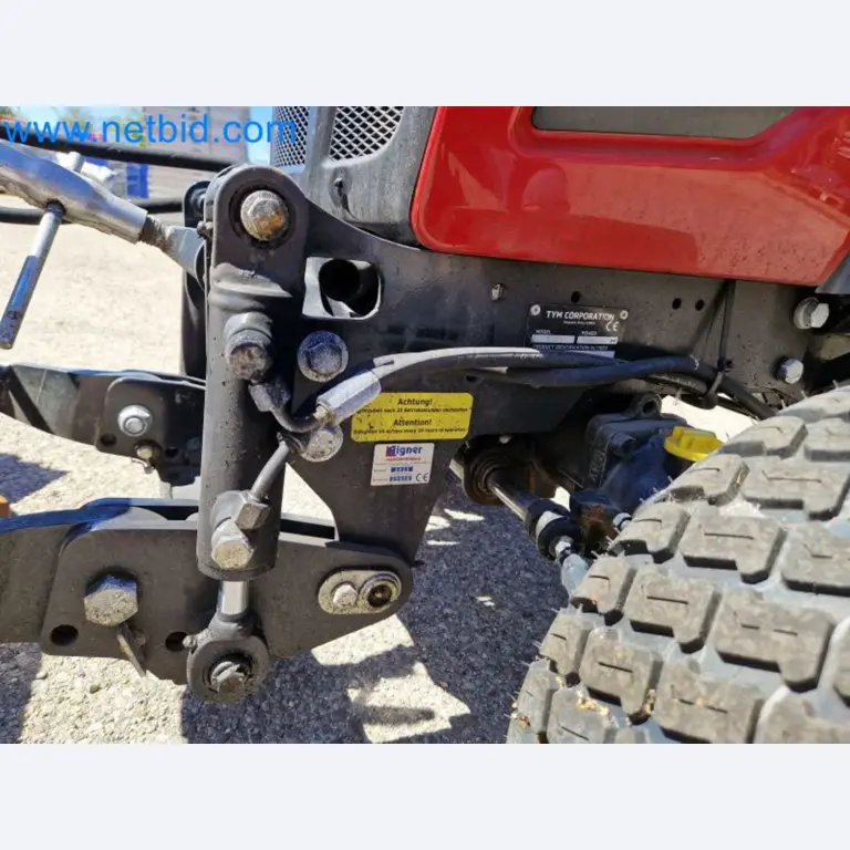 TYM All-Wheel-Drive Compact Tractors for Winter Use and HONDA Single-Axle Snow Plows-27
