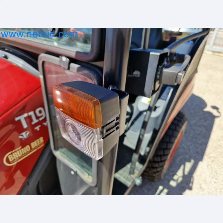 TYM All-Wheel-Drive Compact Tractors for Winter Use and HONDA Single-Axle Snow Plows-29