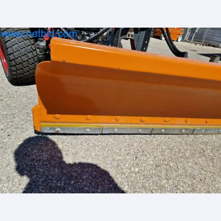 TYM All-Wheel-Drive Compact Tractors for Winter Use and HONDA Single-Axle Snow Plows-32