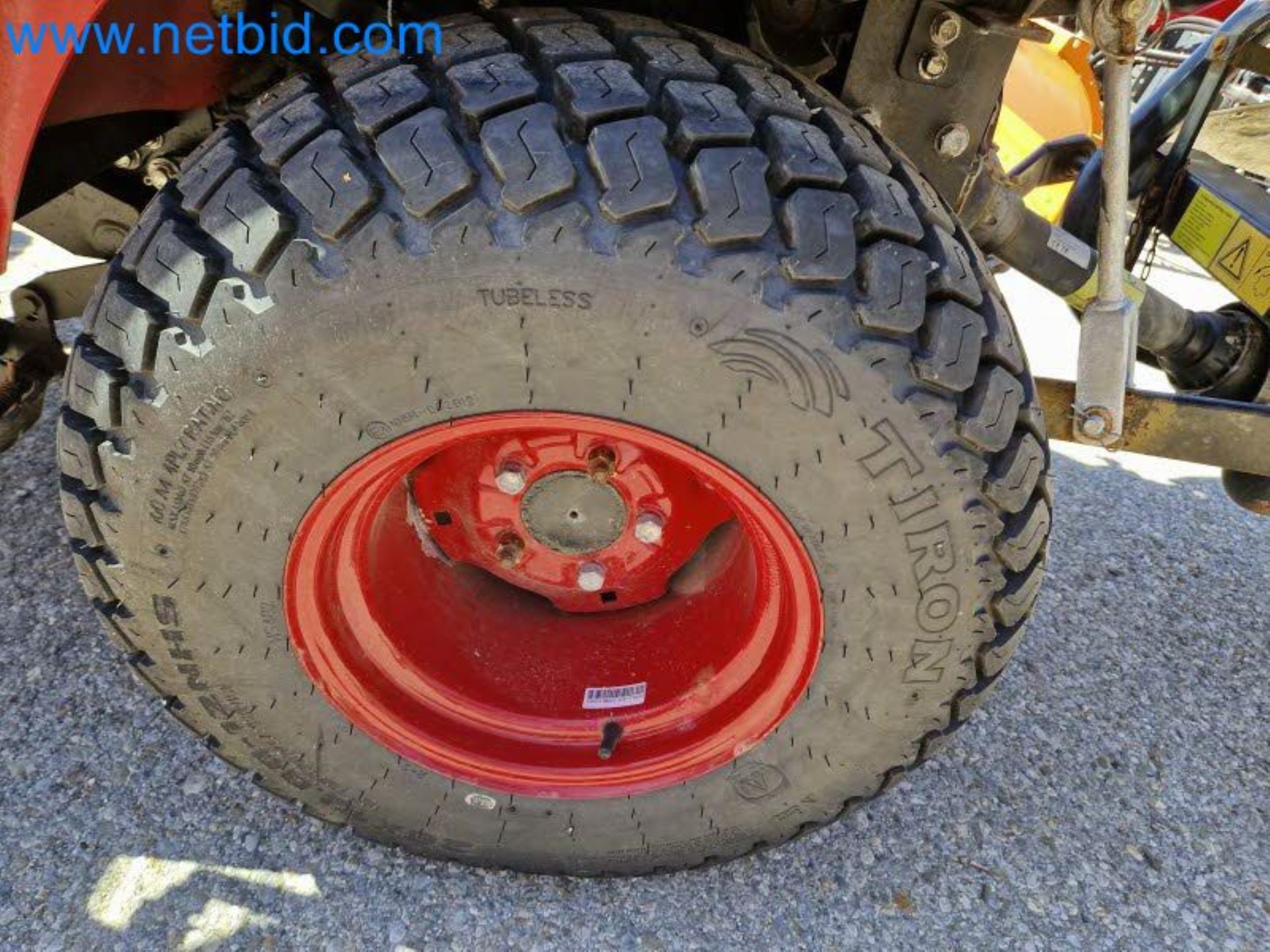TYM All-Wheel-Drive Compact Tractors for Winter Use and HONDA Single-Axle Snow Plows-3