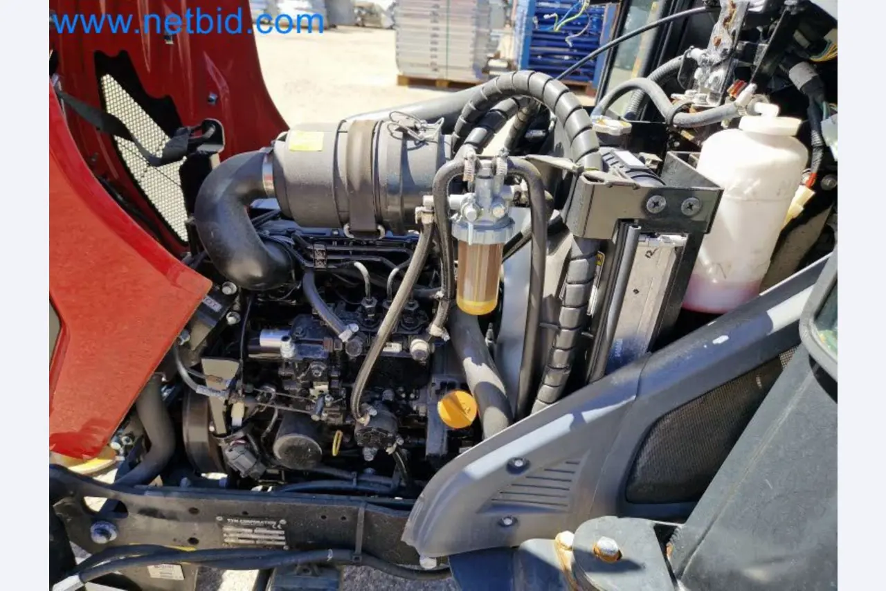 TYM All-Wheel-Drive Compact Tractors for Winter Use and HONDA Single-Axle Snow Plows-41