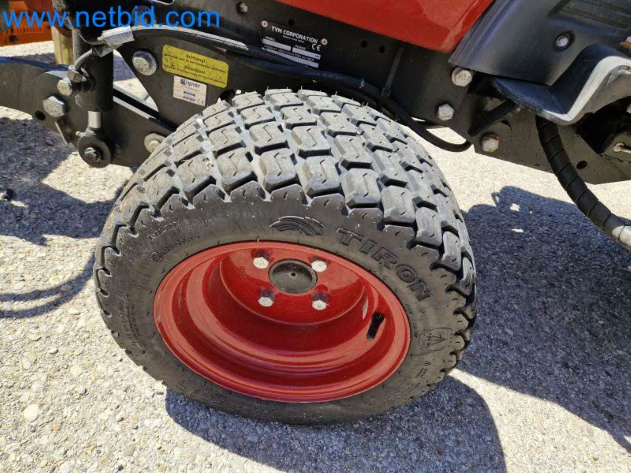 TYM All-Wheel-Drive Compact Tractors for Winter Use and HONDA Single-Axle Snow Plows-4