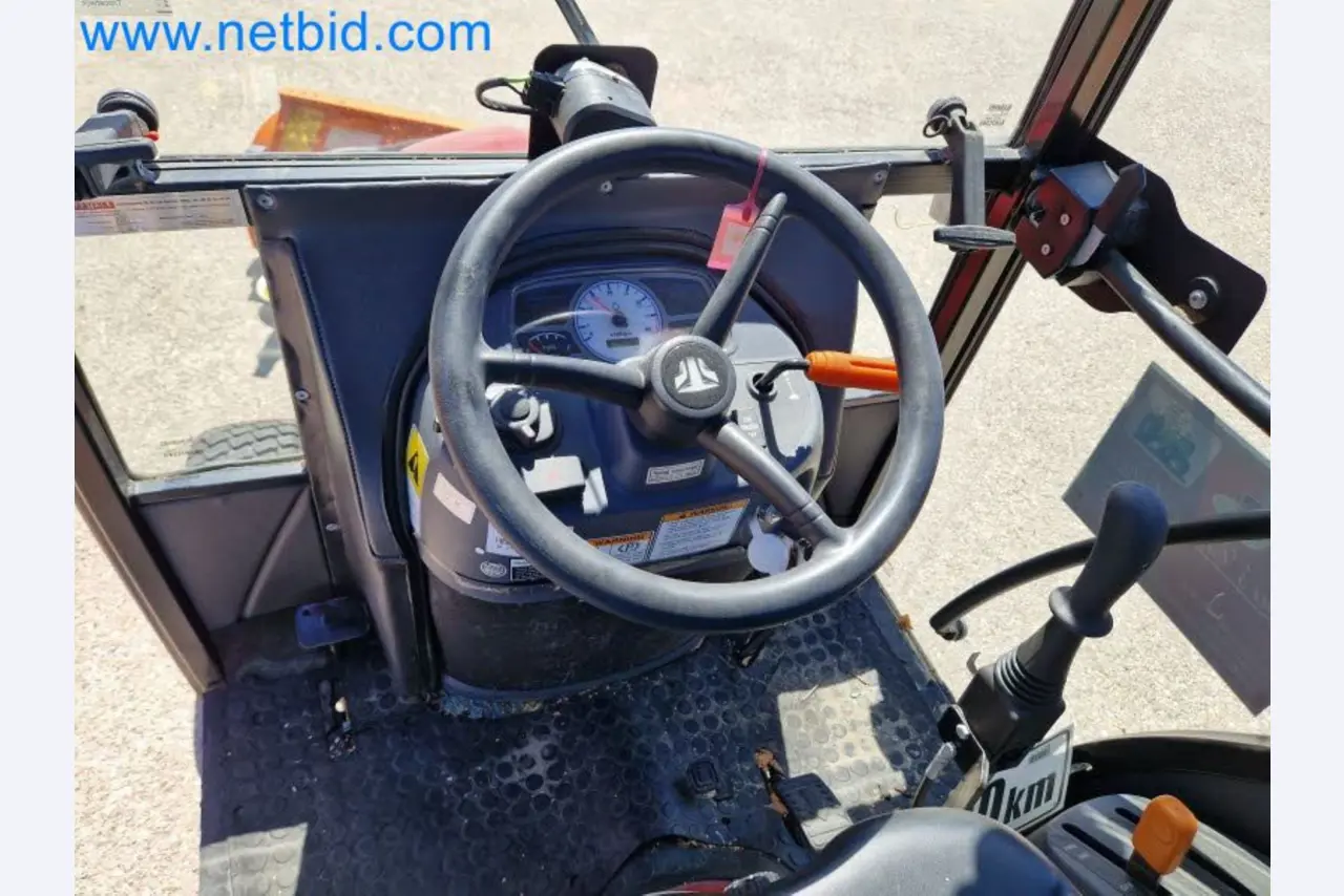 TYM All-Wheel-Drive Compact Tractors for Winter Use and HONDA Single-Axle Snow Plows-8
