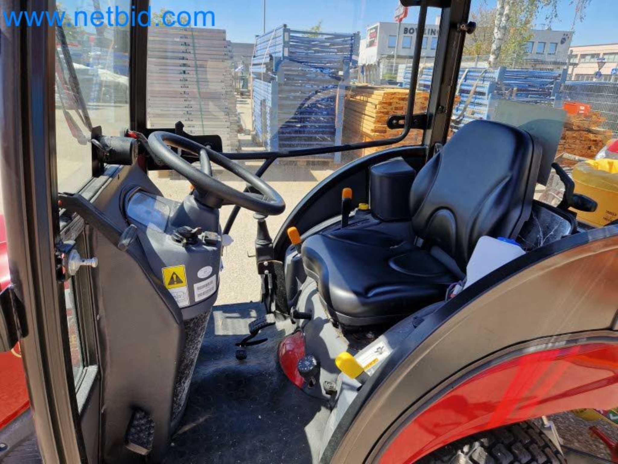 TYM All-Wheel-Drive Compact Tractors for Winter Use and HONDA Single-Axle Snow Plows-10