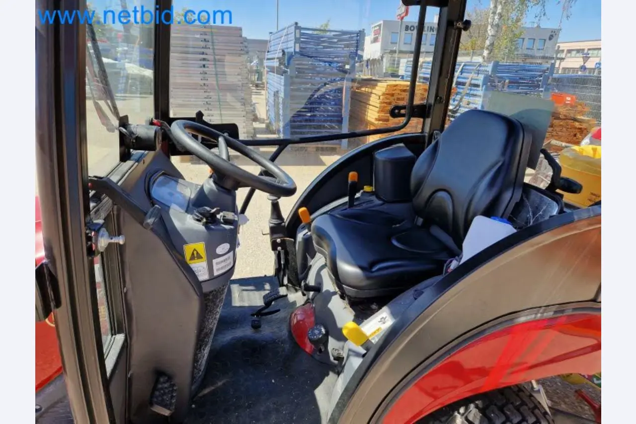 TYM All-Wheel-Drive Compact Tractors for Winter Use and HONDA Single-Axle Snow Plows-10