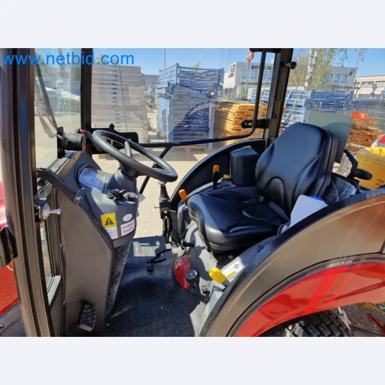 TYM All-Wheel-Drive Compact Tractors for Winter Use and HONDA Single-Axle Snow Plows-10