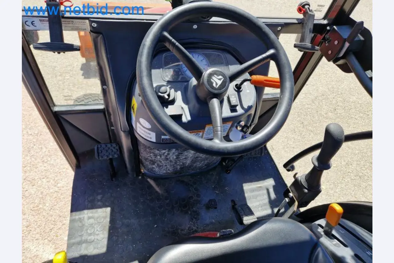 TYM All-Wheel-Drive Compact Tractors for Winter Use and HONDA Single-Axle Snow Plows-15