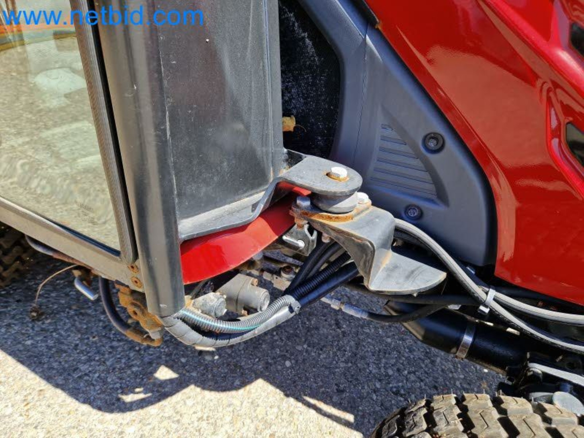 TYM All-Wheel-Drive Compact Tractors for Winter Use and HONDA Single-Axle Snow Plows-23