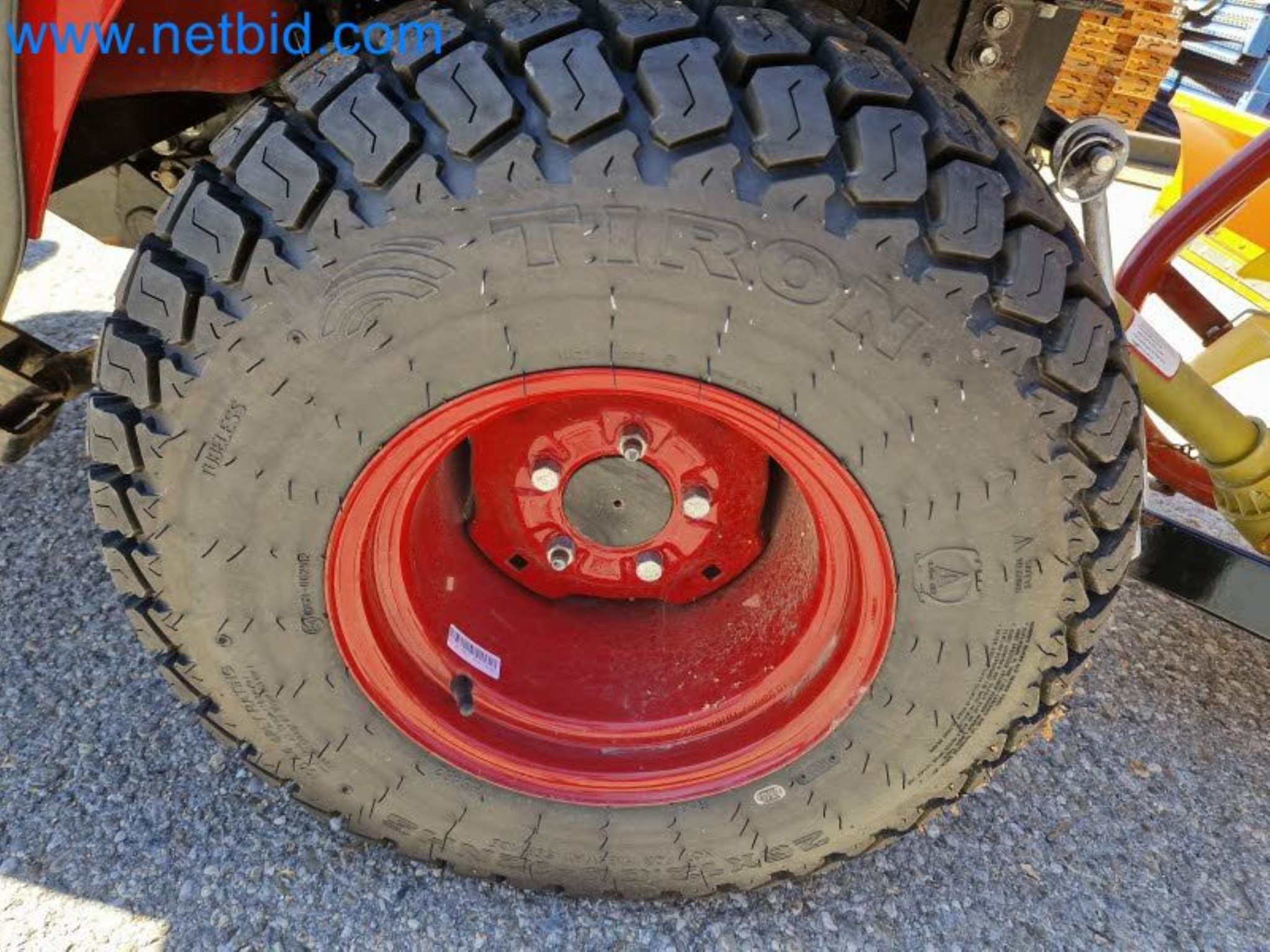 TYM All-Wheel-Drive Compact Tractors for Winter Use and HONDA Single-Axle Snow Plows-41