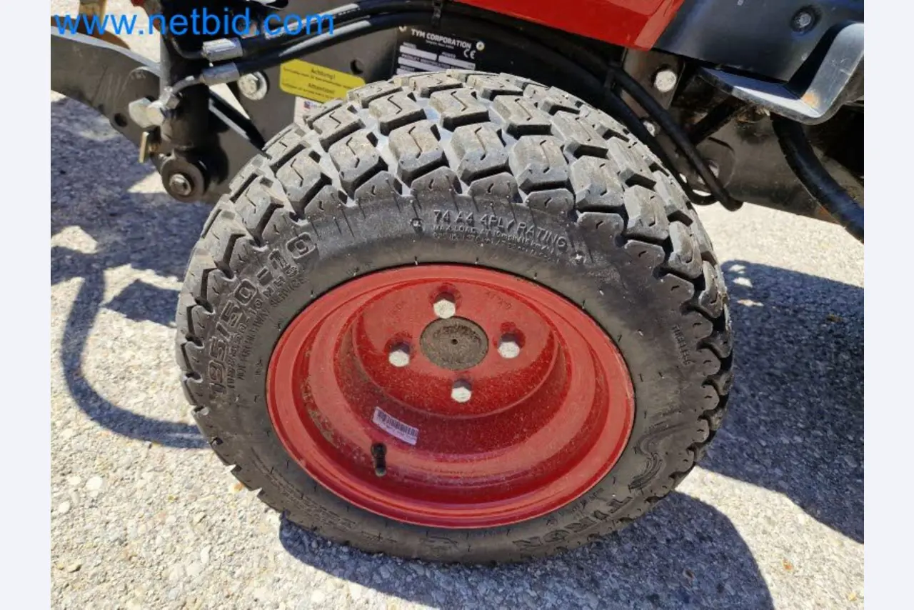 TYM All-Wheel-Drive Compact Tractors for Winter Use and HONDA Single-Axle Snow Plows-42