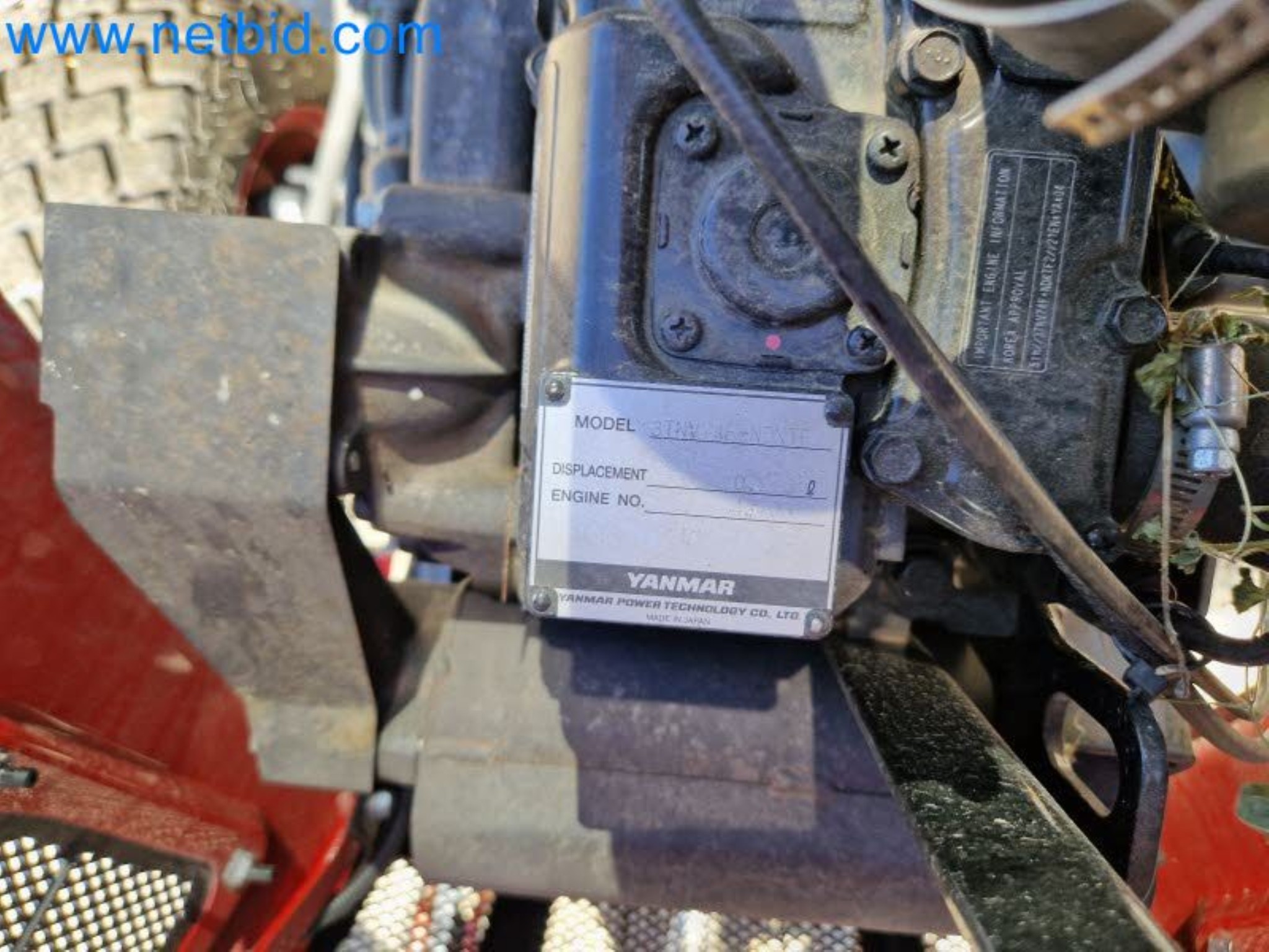 TYM All-Wheel-Drive Compact Tractors for Winter Use and HONDA Single-Axle Snow Plows-8