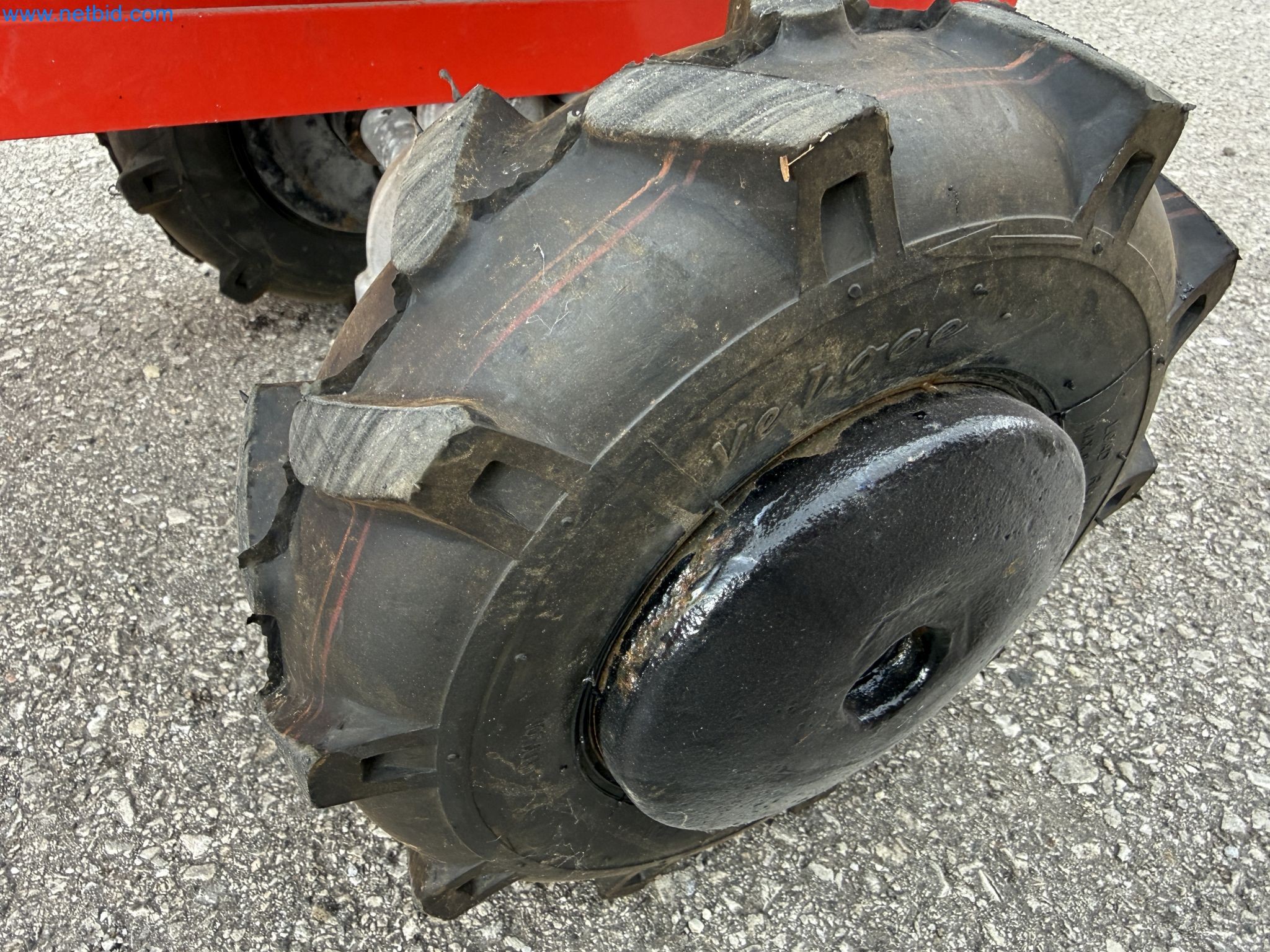 TYM All-Wheel-Drive Compact Tractors for Winter Use and HONDA Single-Axle Snow Plows-8