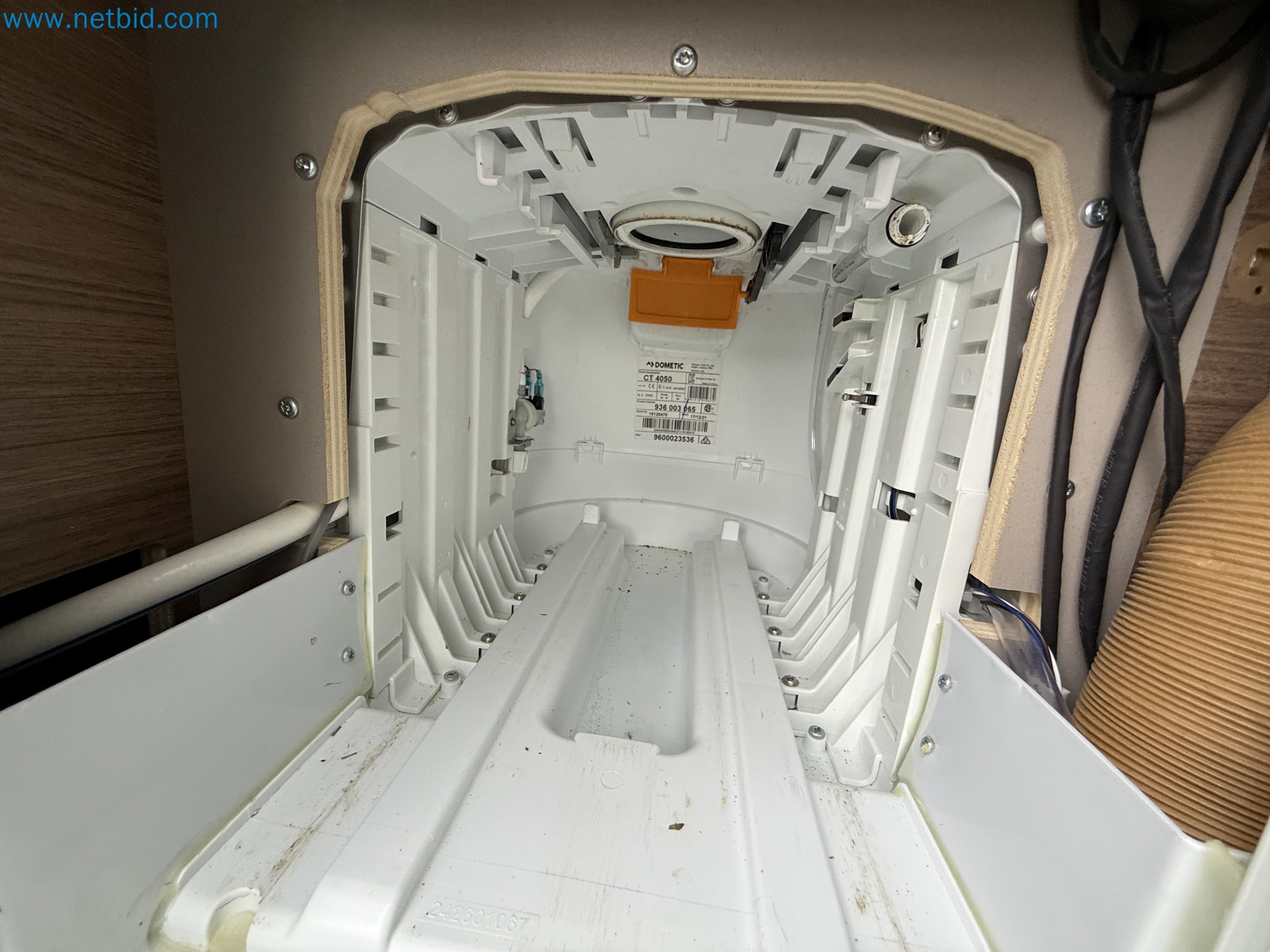 KNAUS Sport 420 QD Compact Trailer-9