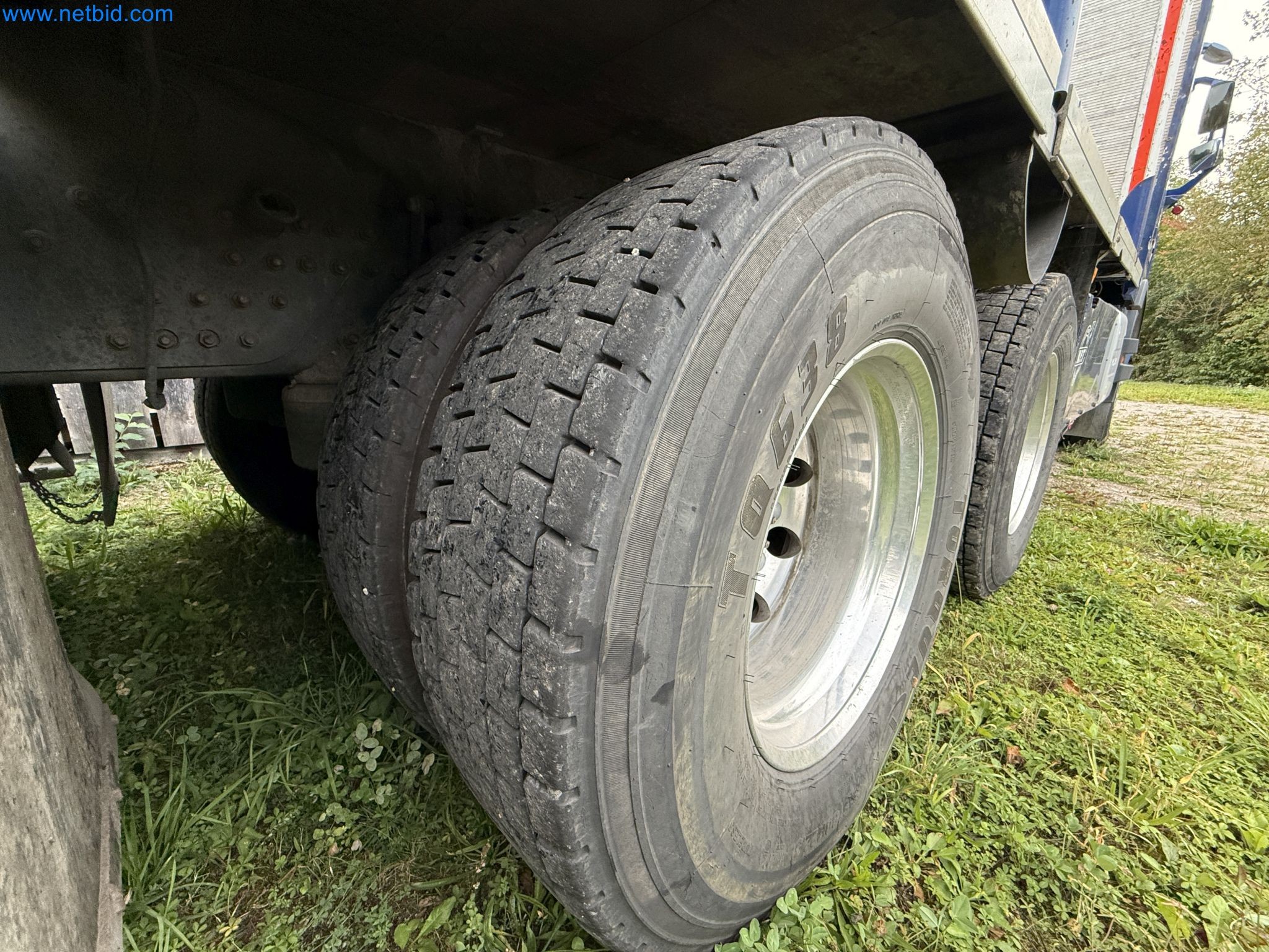 Effiziente Beladung und Holztransport mit dem VOLVO FH16 750 HP 6x4 Rigid inklusive Heckladekran Palfinger EPSILON Q150Z 96-22
