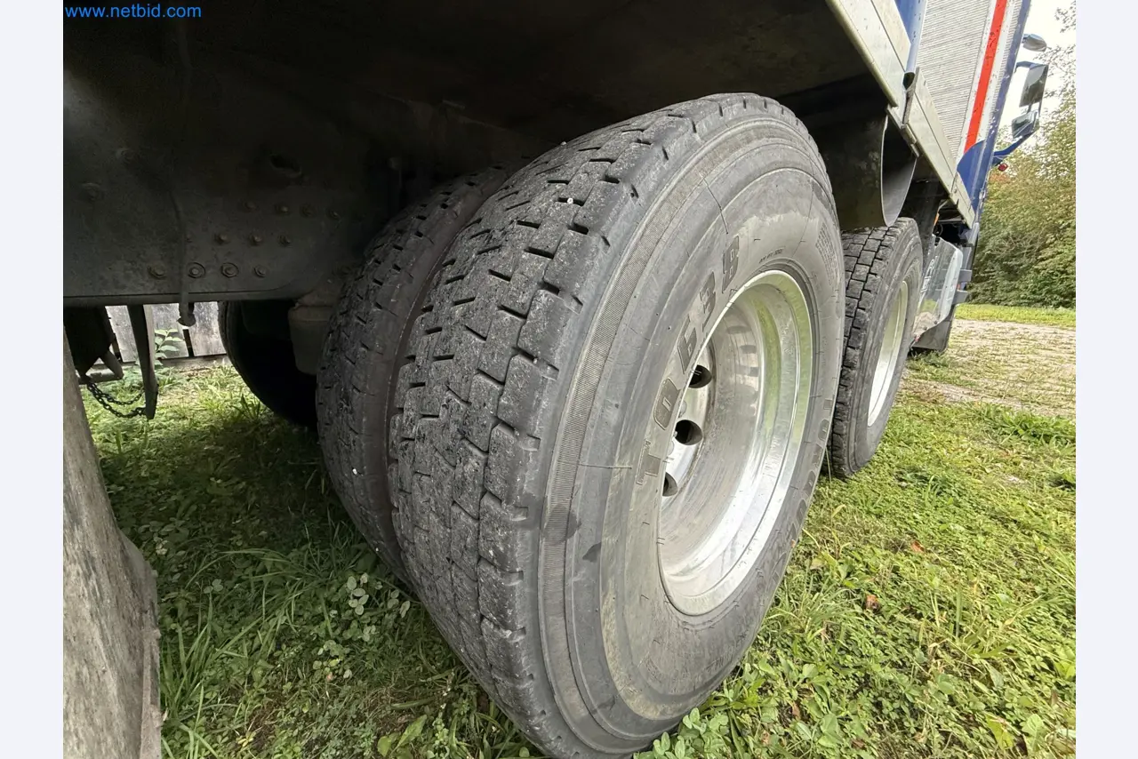 Effiziente Beladung und Holztransport mit dem VOLVO FH16 750 HP 6x4 Rigid inklusive Heckladekran Palfinger EPSILON Q150Z 96-22