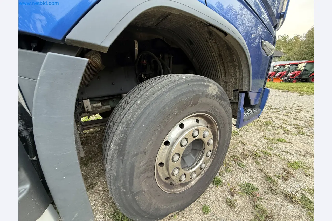 Effiziente Beladung und Holztransport mit dem VOLVO FH16 750 HP 6x4 Rigid inklusive Heckladekran Palfinger EPSILON Q150Z 96-27