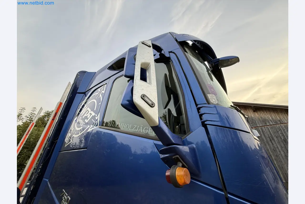 Effiziente Beladung und Holztransport mit dem VOLVO FH16 750 HP 6x4 Rigid inklusive Heckladekran Palfinger EPSILON Q150Z 96-29