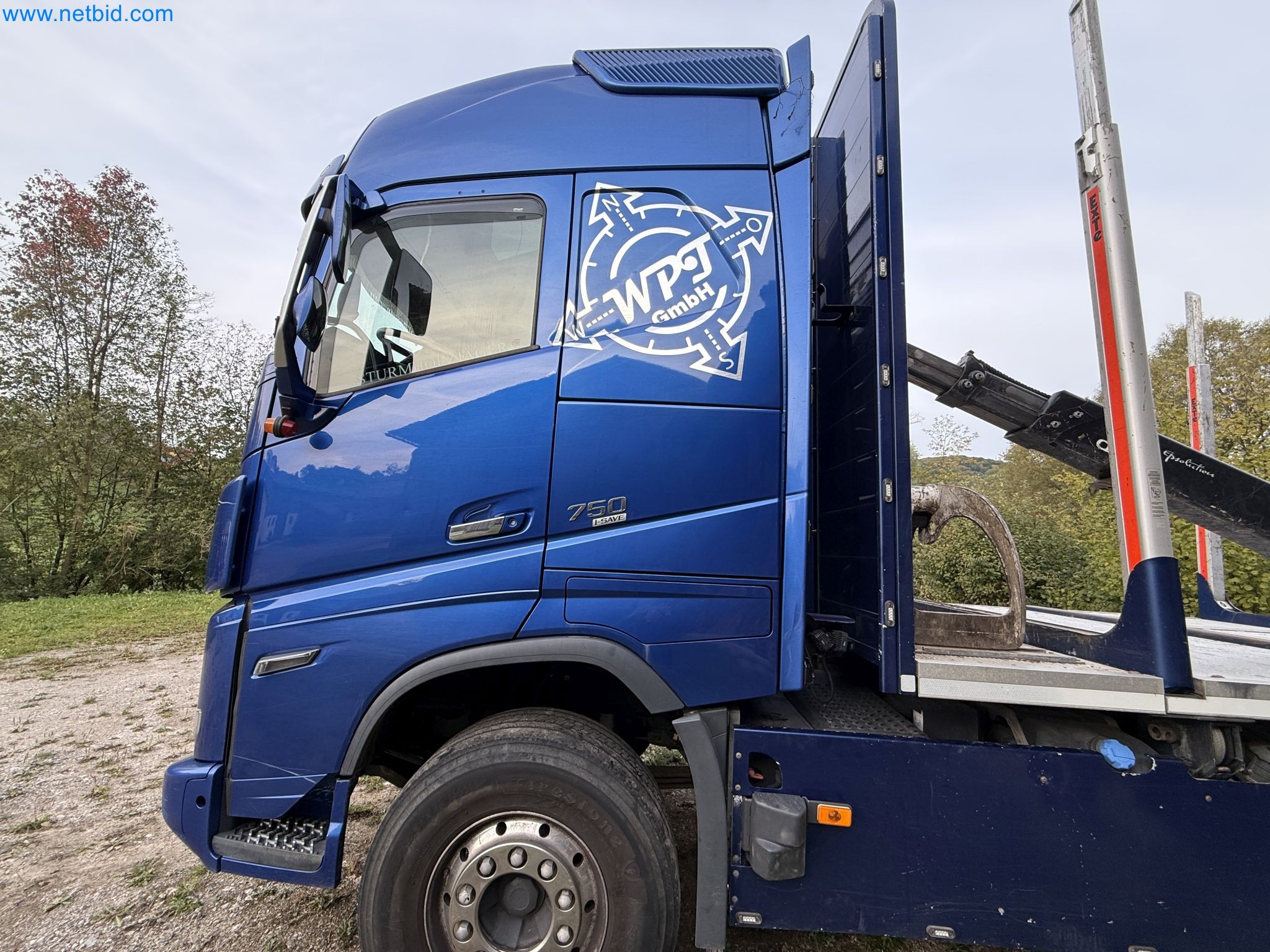 Effiziente Beladung und Holztransport mit dem VOLVO FH16 750 HP 6x4 Rigid inklusive Heckladekran Palfinger EPSILON Q150Z 96-34