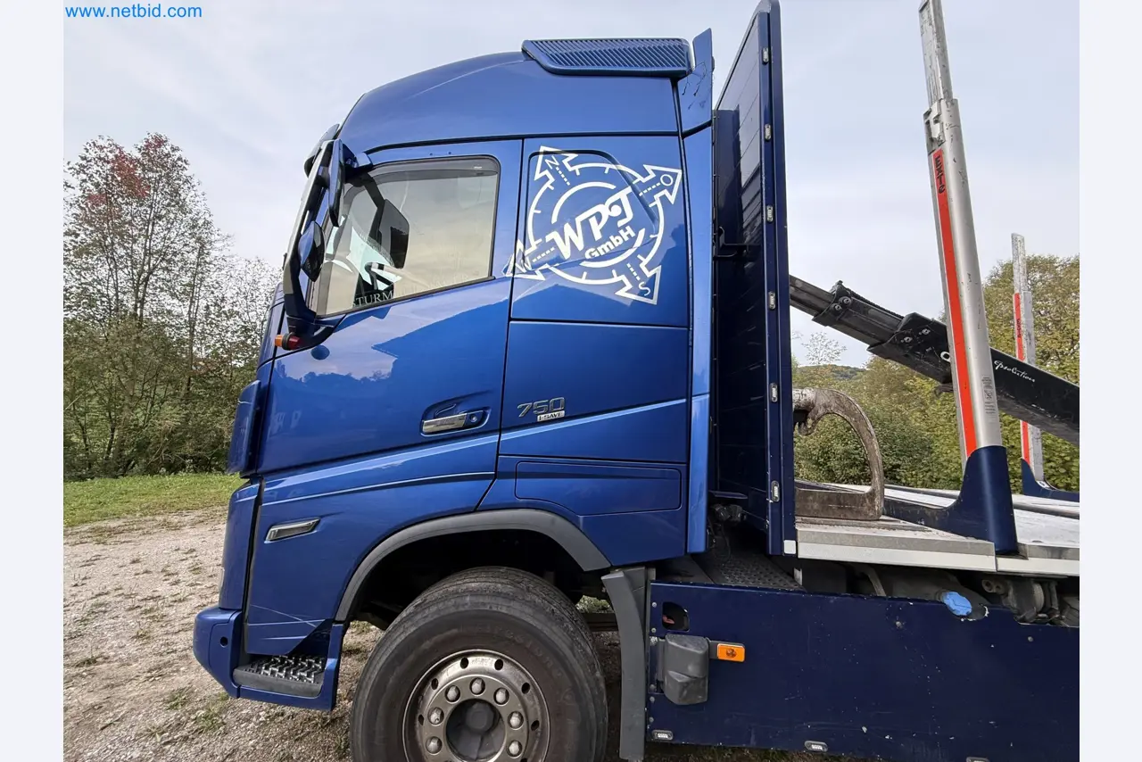 Effiziente Beladung und Holztransport mit dem VOLVO FH16 750 HP 6x4 Rigid inklusive Heckladekran Palfinger EPSILON Q150Z 96-34