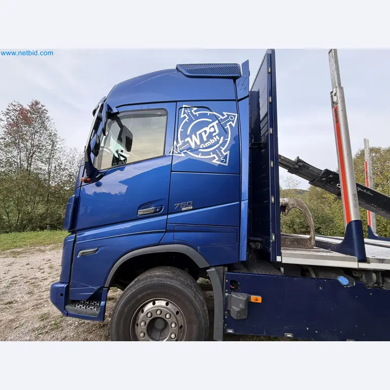 Effiziente Beladung und Holztransport mit dem VOLVO FH16 750 HP 6x4 Rigid inklusive Heckladekran Palfinger EPSILON Q150Z 96-34