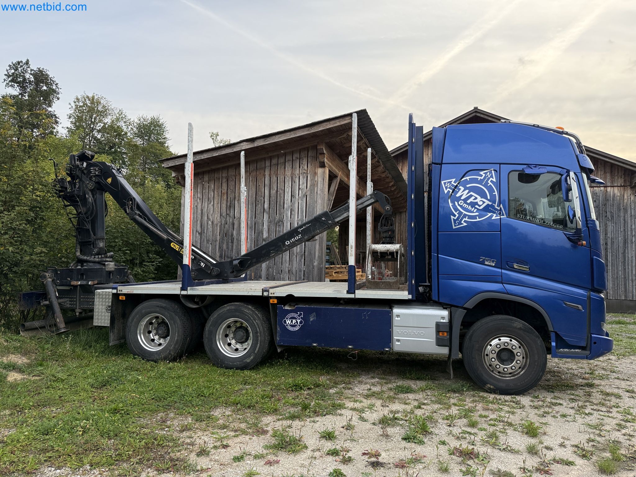 Effiziente Beladung und Holztransport mit dem VOLVO FH16 750 HP 6x4 Rigid inklusive Heckladekran Palfinger EPSILON Q150Z 96-3