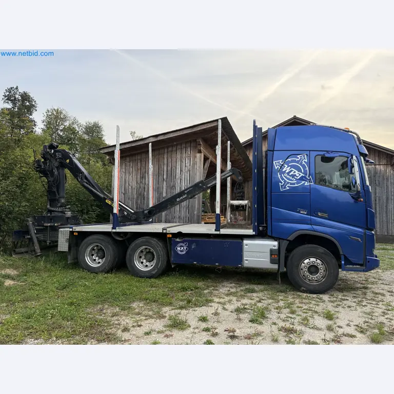 Effiziente Beladung und Holztransport mit dem VOLVO FH16 750 HP 6x4 Rigid inklusive Heckladekran Palfinger EPSILON Q150Z 96-3