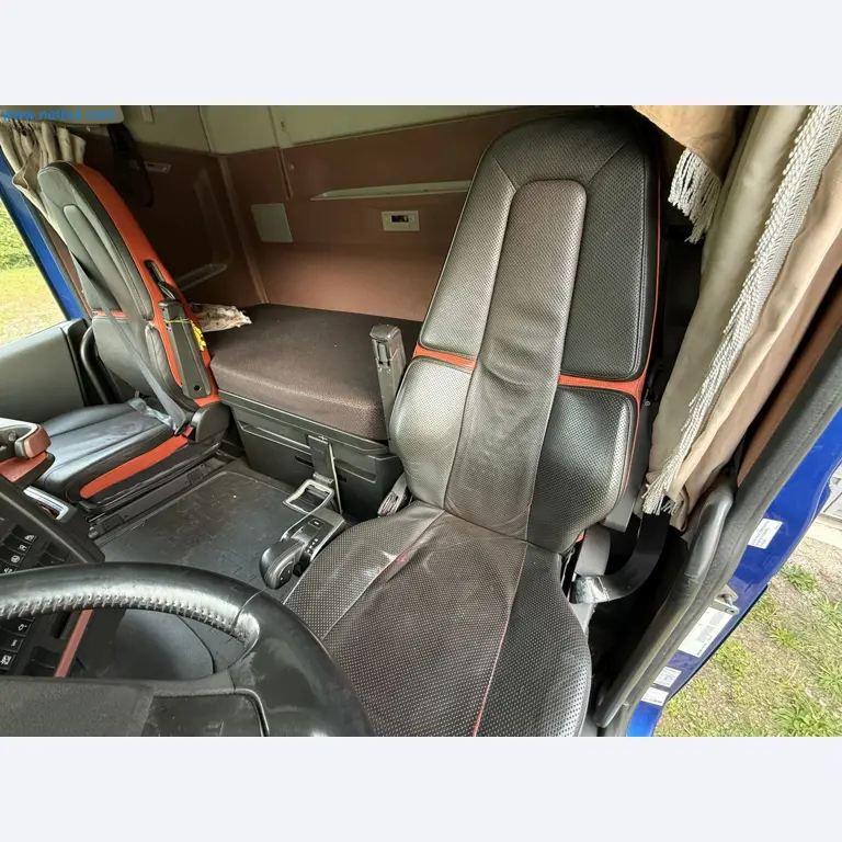 Effiziente Beladung und Holztransport mit dem VOLVO FH16 750 HP 6x4 Rigid inklusive Heckladekran Palfinger EPSILON Q150Z 96-51