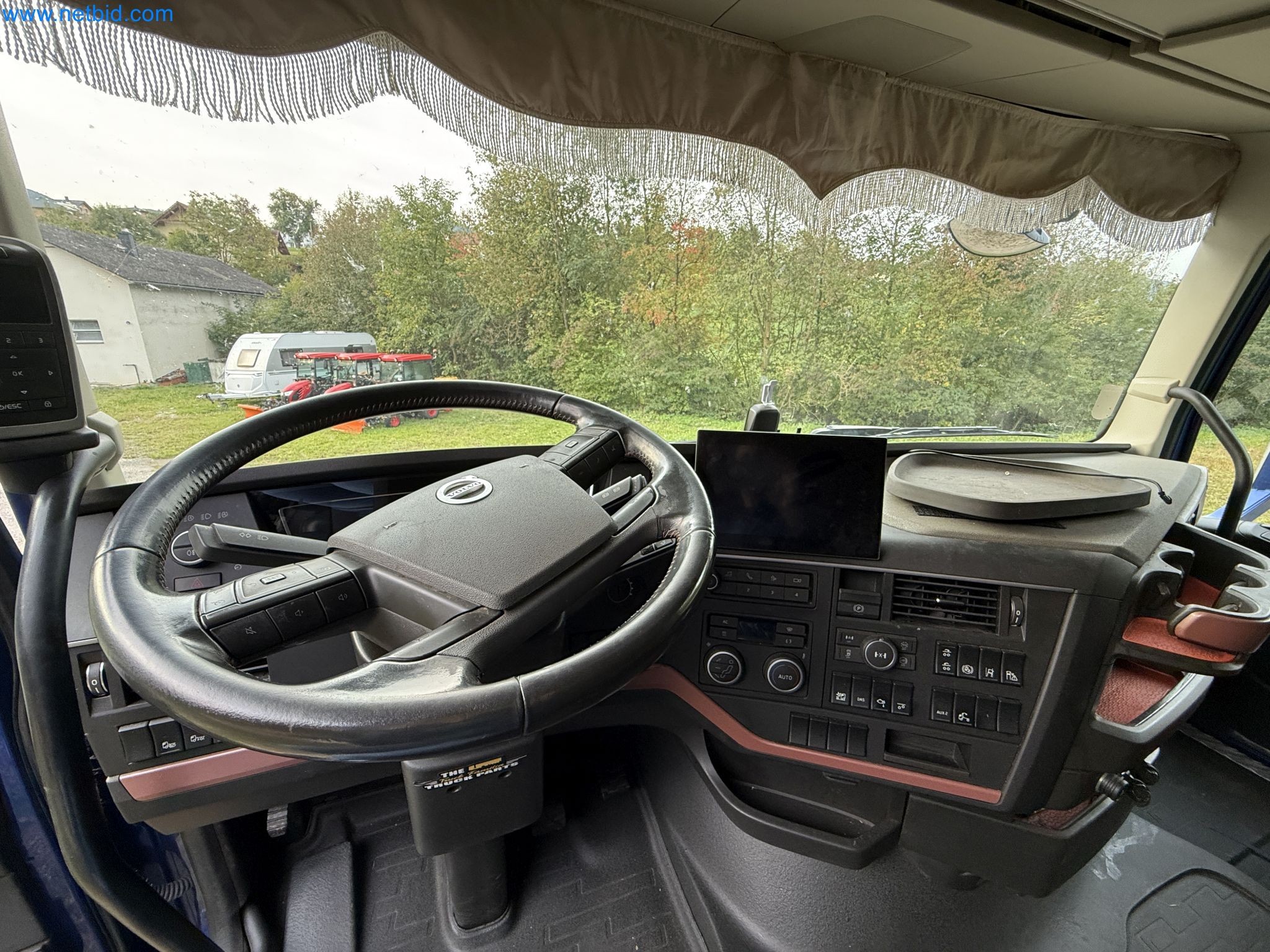 Effiziente Beladung und Holztransport mit dem VOLVO FH16 750 HP 6x4 Rigid inklusive Heckladekran Palfinger EPSILON Q150Z 96-52