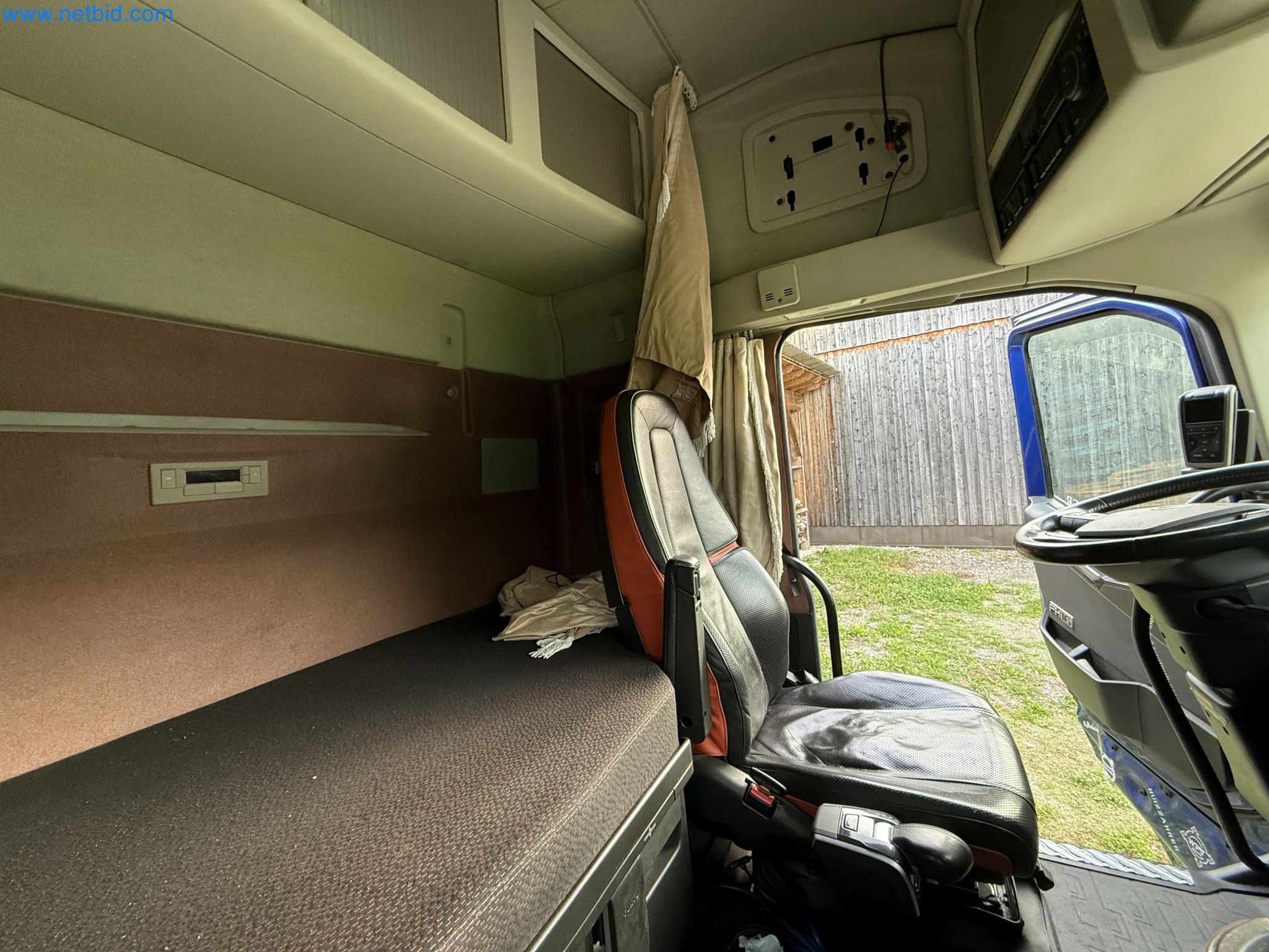 Effiziente Beladung und Holztransport mit dem VOLVO FH16 750 HP 6x4 Rigid inklusive Heckladekran Palfinger EPSILON Q150Z 96-55