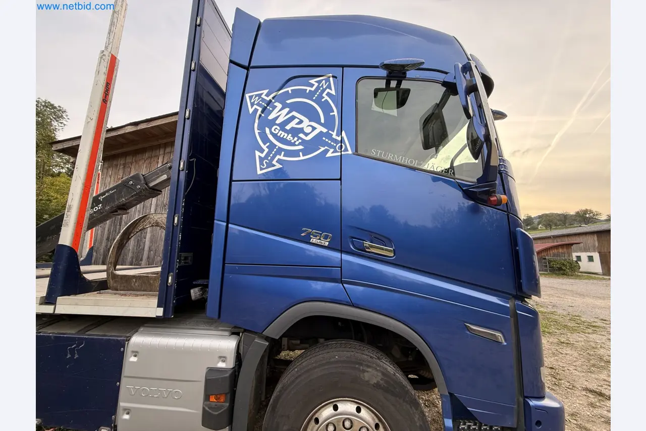 Effiziente Beladung und Holztransport mit dem VOLVO FH16 750 HP 6x4 Rigid inklusive Heckladekran Palfinger EPSILON Q150Z 96-5