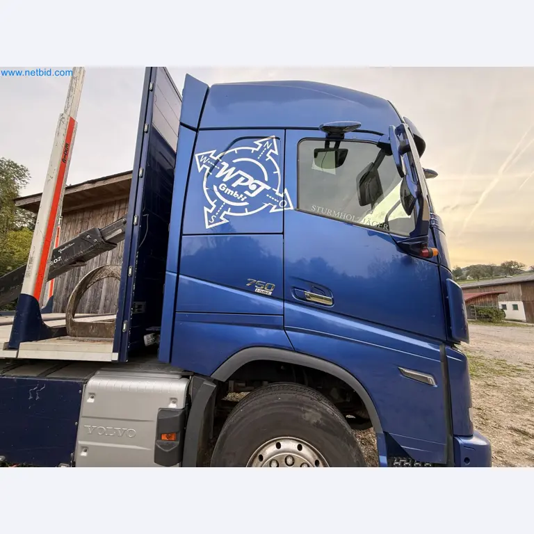 Effiziente Beladung und Holztransport mit dem VOLVO FH16 750 HP 6x4 Rigid inklusive Heckladekran Palfinger EPSILON Q150Z 96-5