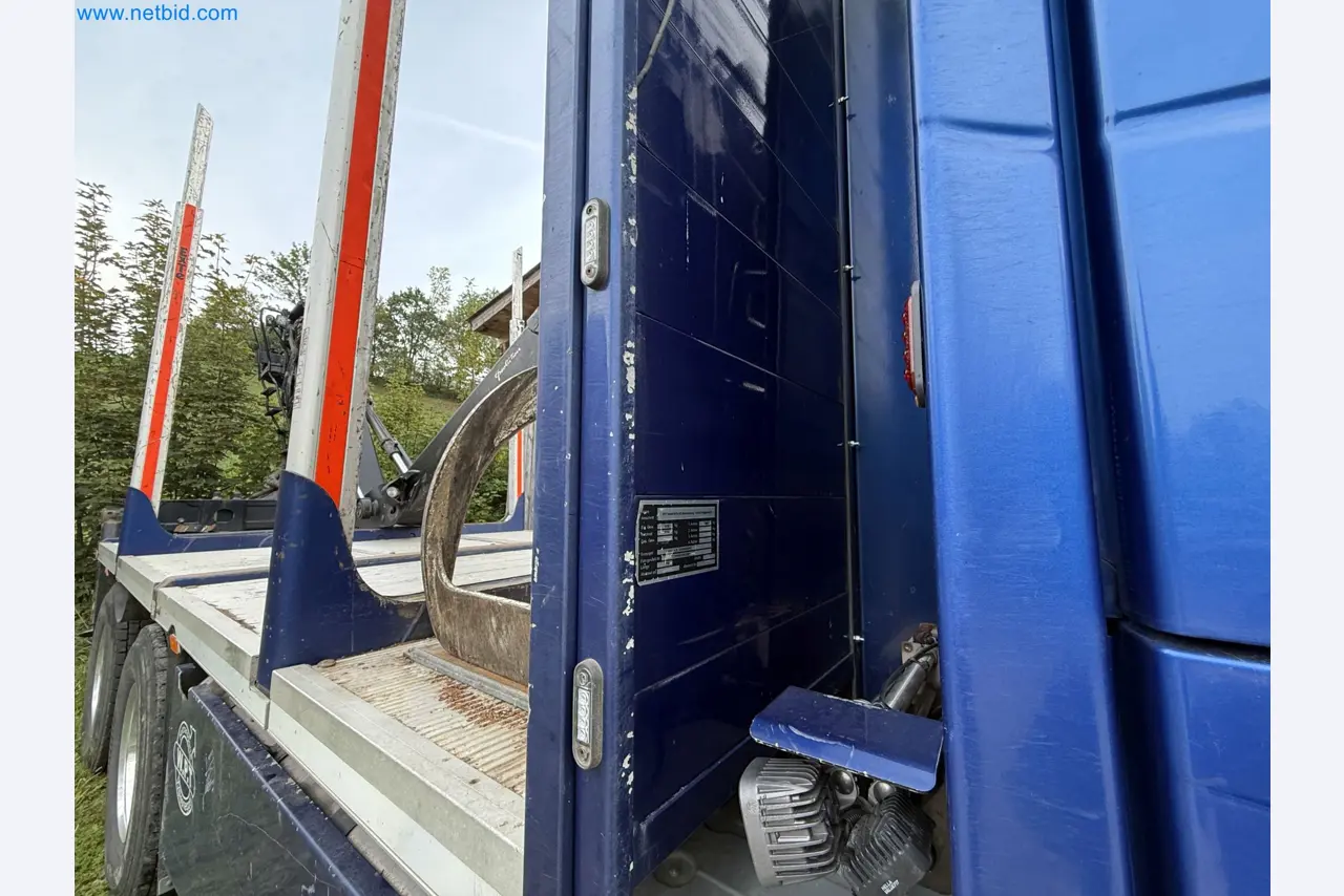 Effiziente Beladung und Holztransport mit dem VOLVO FH16 750 HP 6x4 Rigid inklusive Heckladekran Palfinger EPSILON Q150Z 96-6