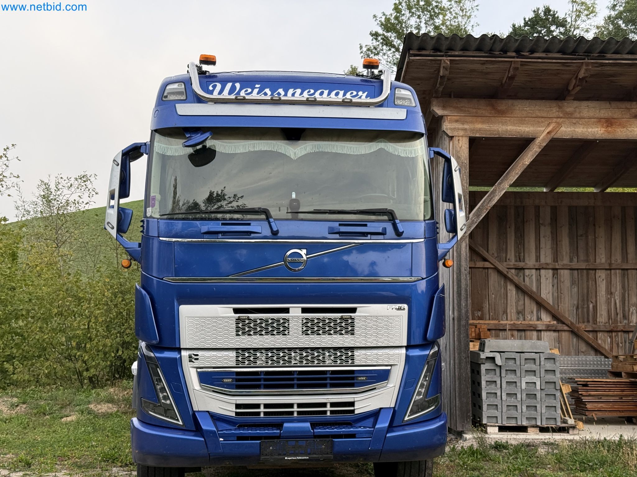 Effiziente Beladung und Holztransport mit dem VOLVO FH16 750 HP 6x4 Rigid inklusive Heckladekran Palfinger EPSILON Q150Z 96-9